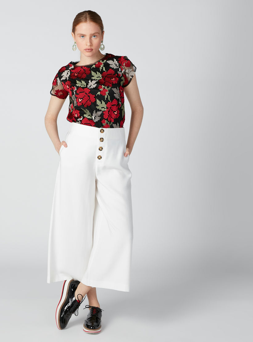 بلوزة بياقة مستديرة وأكمام كاب وتطريز زهري من إيل-women-clothing-shirtsandblouses-blouses-image-2