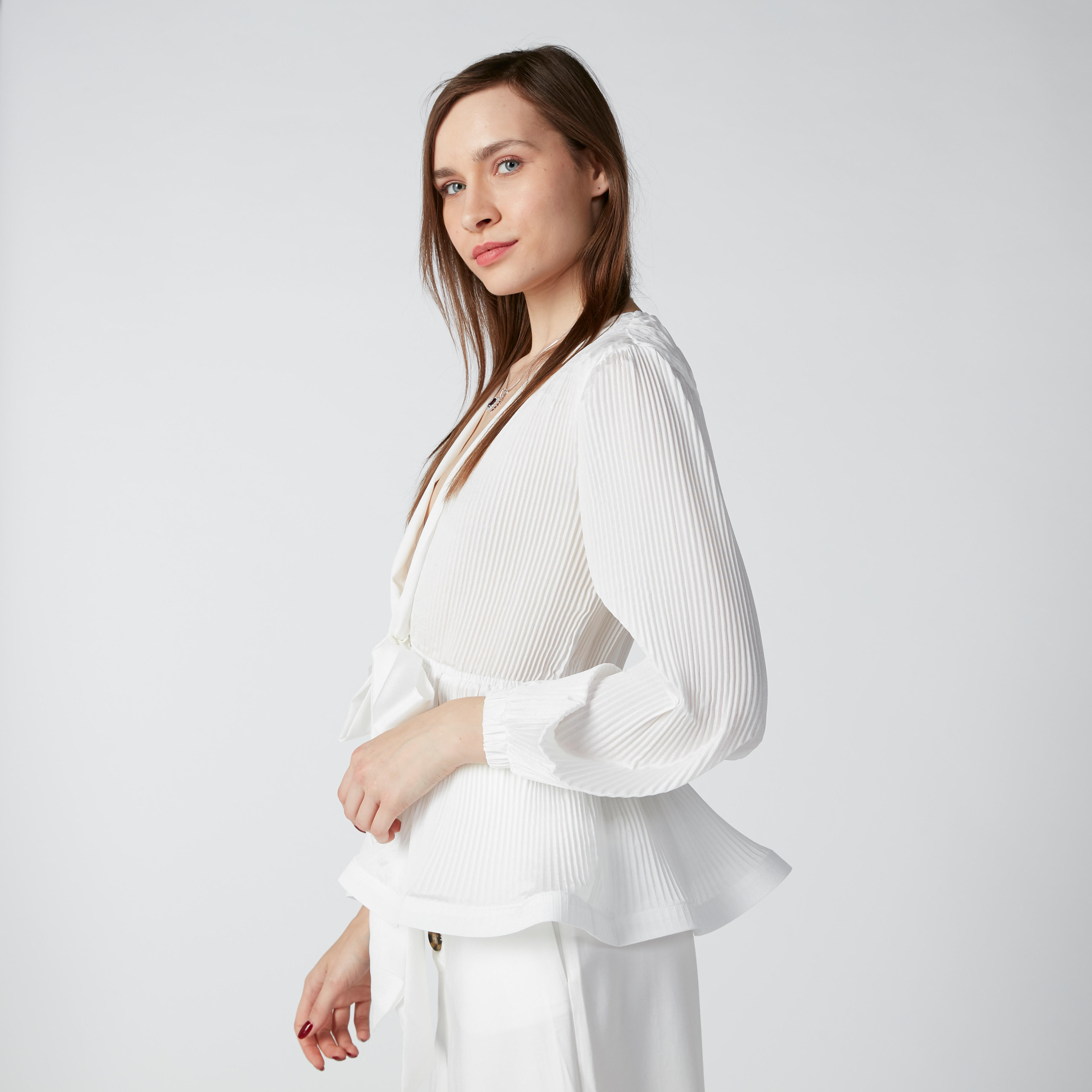 بلوزة بأكمام طويلة وكشكش على الخصر وفيونكة من إيل-women-clothing-shirtsandblouses-blouses-image-4