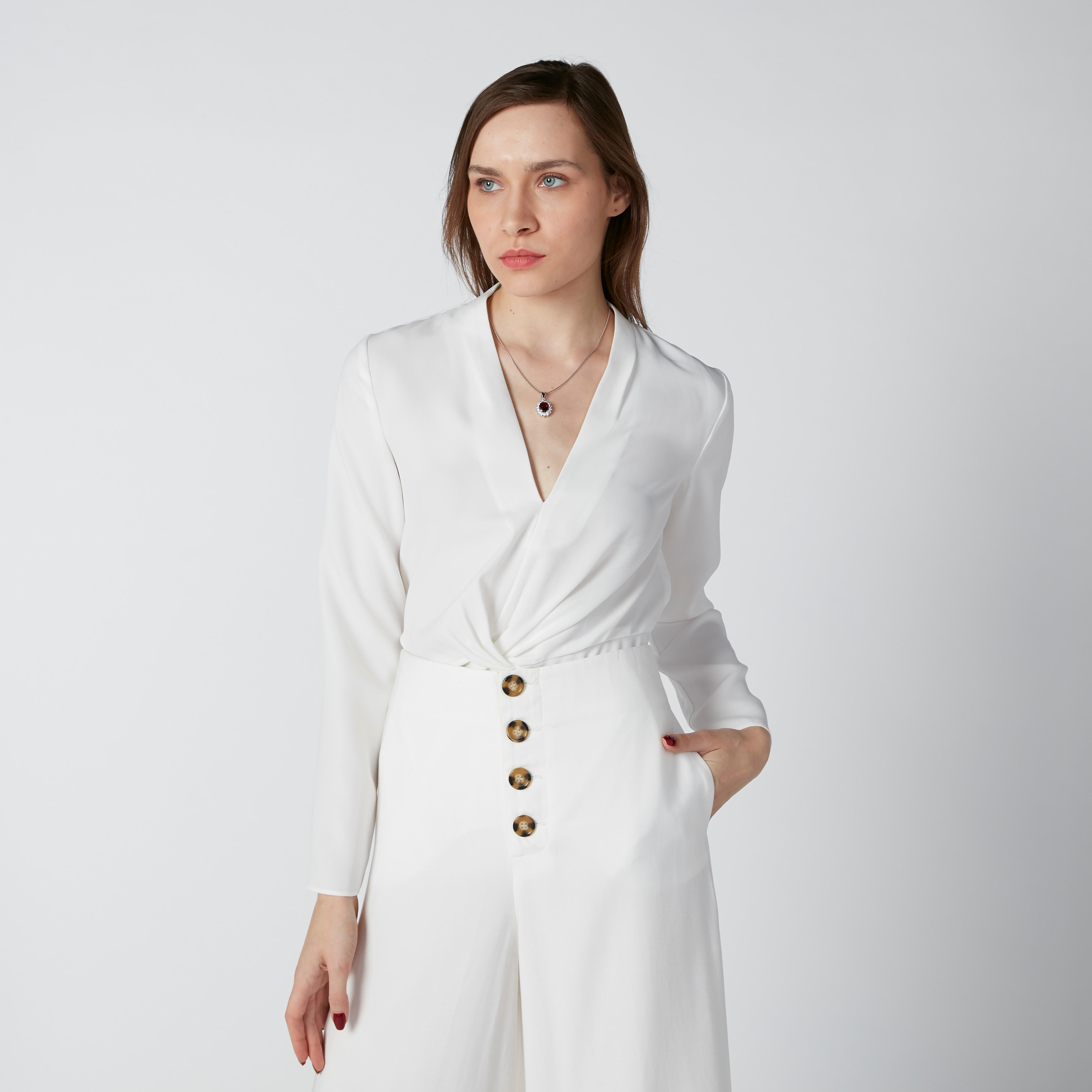 بلوزة بياقة V وأكمام طويلة من إيل-women-clothing-shirtsandblouses-blouses-image-2