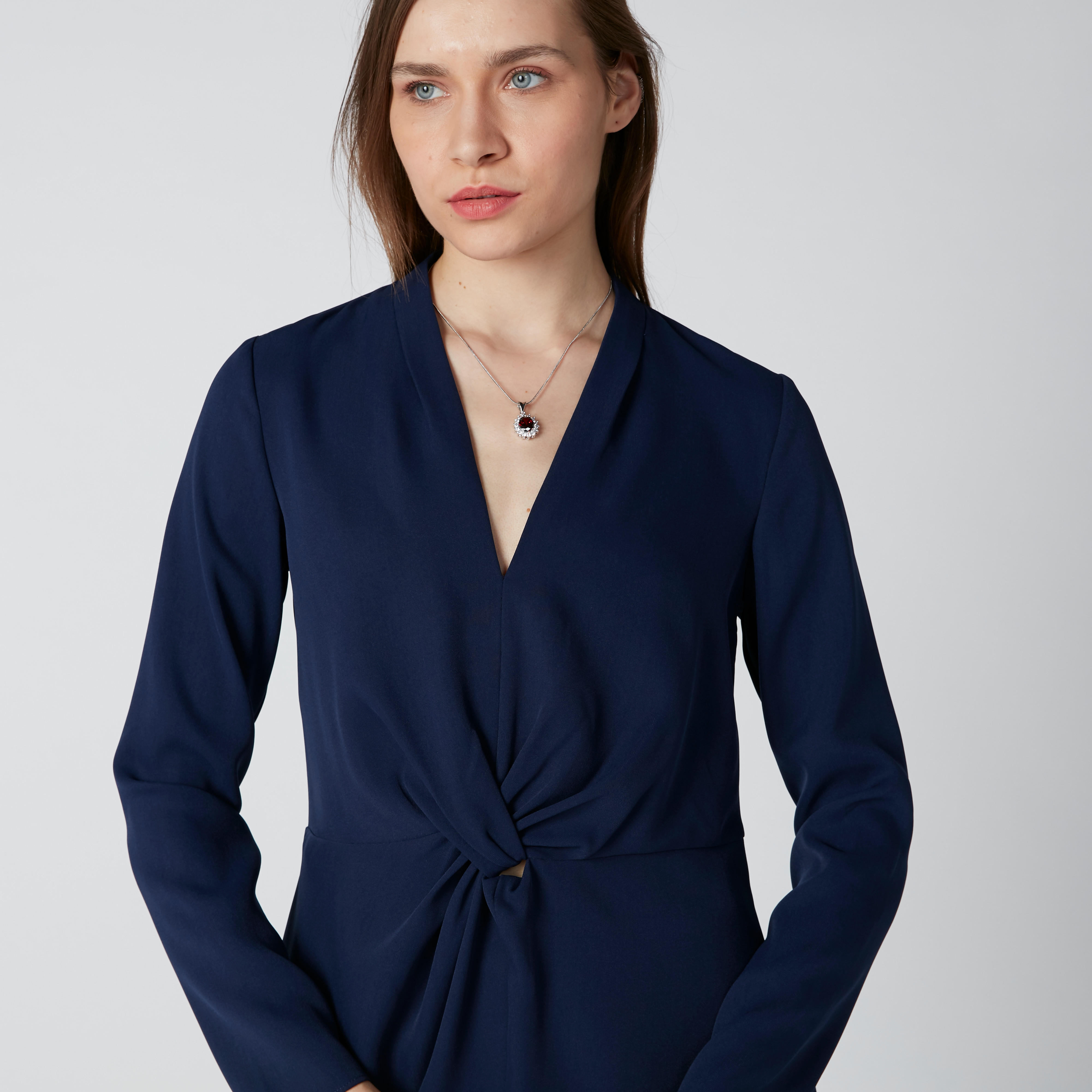 بلوزة بياقة V وأكمام طويلة من إيل-women-clothing-shirtsandblouses-blouses-image-9