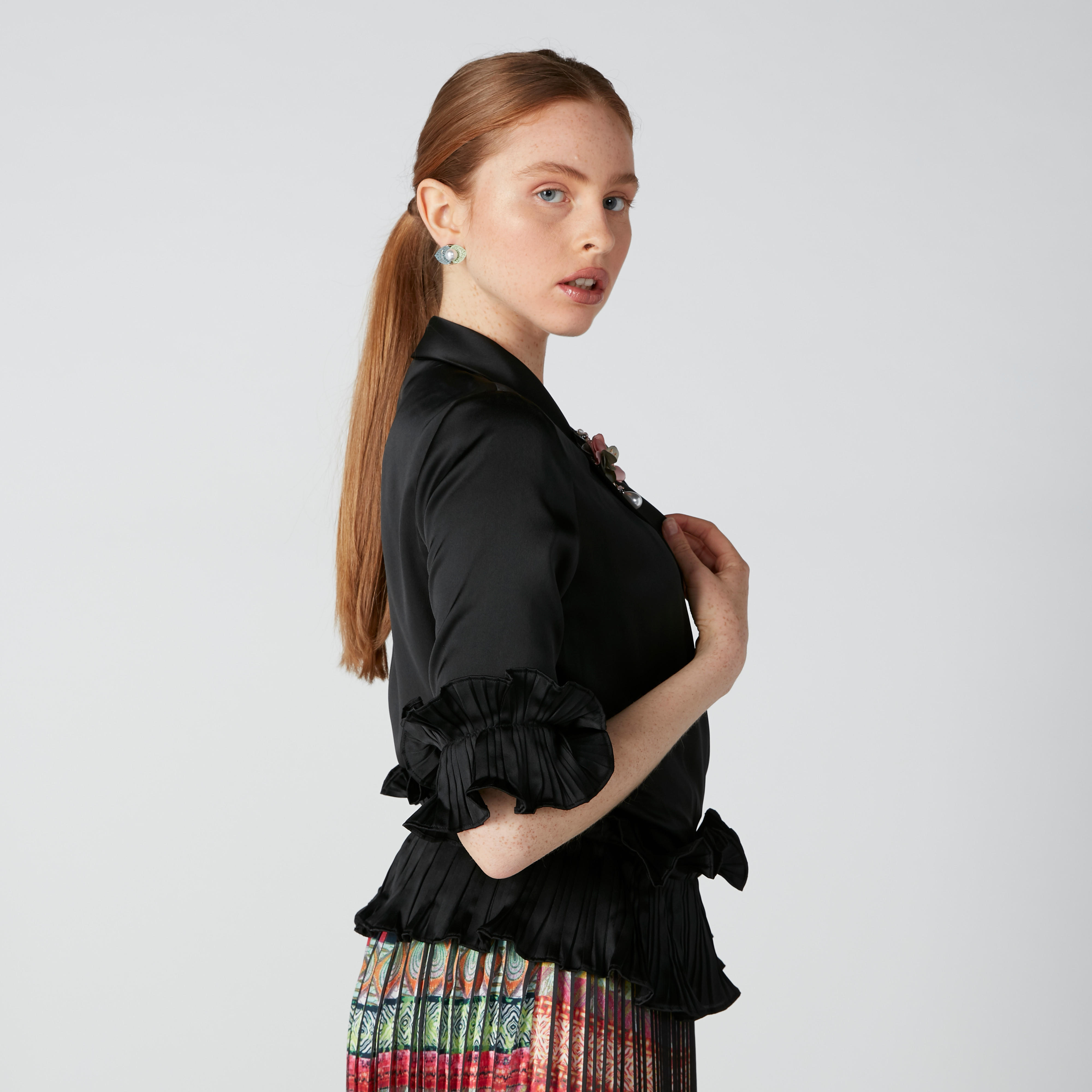 بلوزة بكشكش على الخصر وأكمام بتفاصيل كشكش من إيل-women-clothing-shirtsandblouses-blouses-image-4