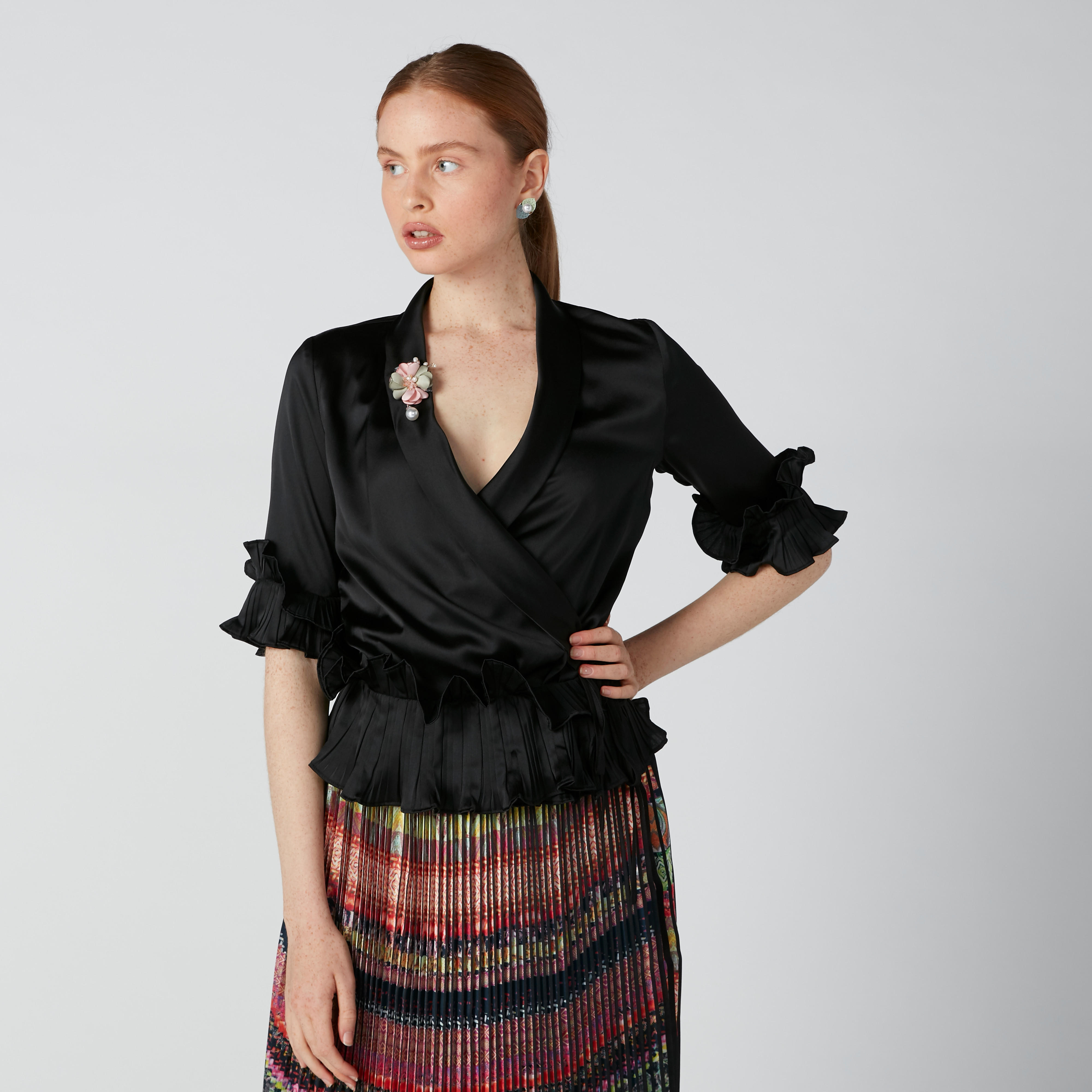 بلوزة بكشكش على الخصر وأكمام بتفاصيل كشكش من إيل-women-clothing-shirtsandblouses-blouses-image-5