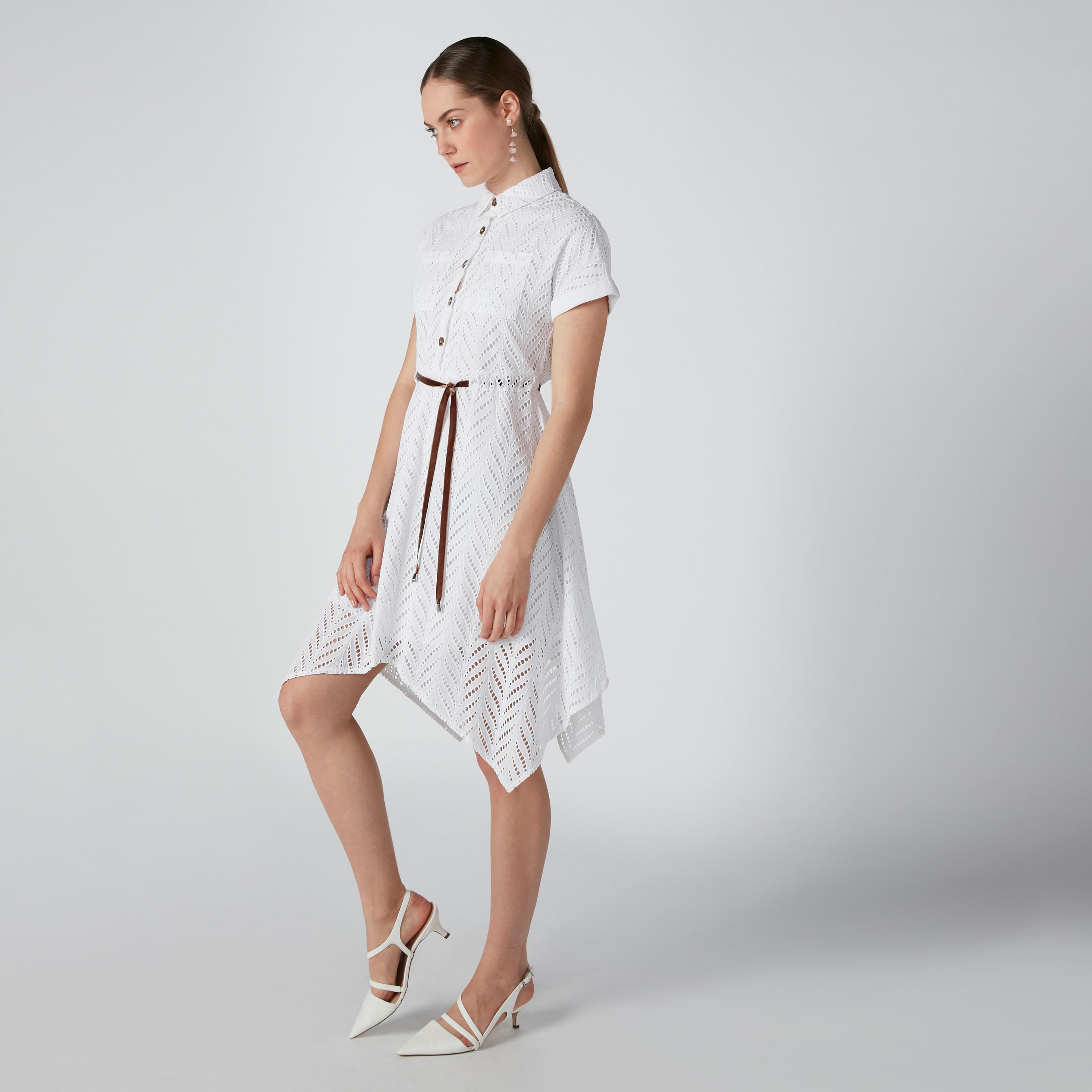 فستان دانتيل متوسط الطول بياقة عادية وحوّاف غير مستوية وحزام رباط من إيل-women-clothing-dresses-image-4