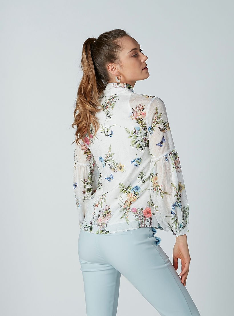 بلوزة مزيّنة بفيونكة وأكمام طويلة وطبعات زهرية من إيل-women-clothing-shirtsandblouses-blouses-image-3