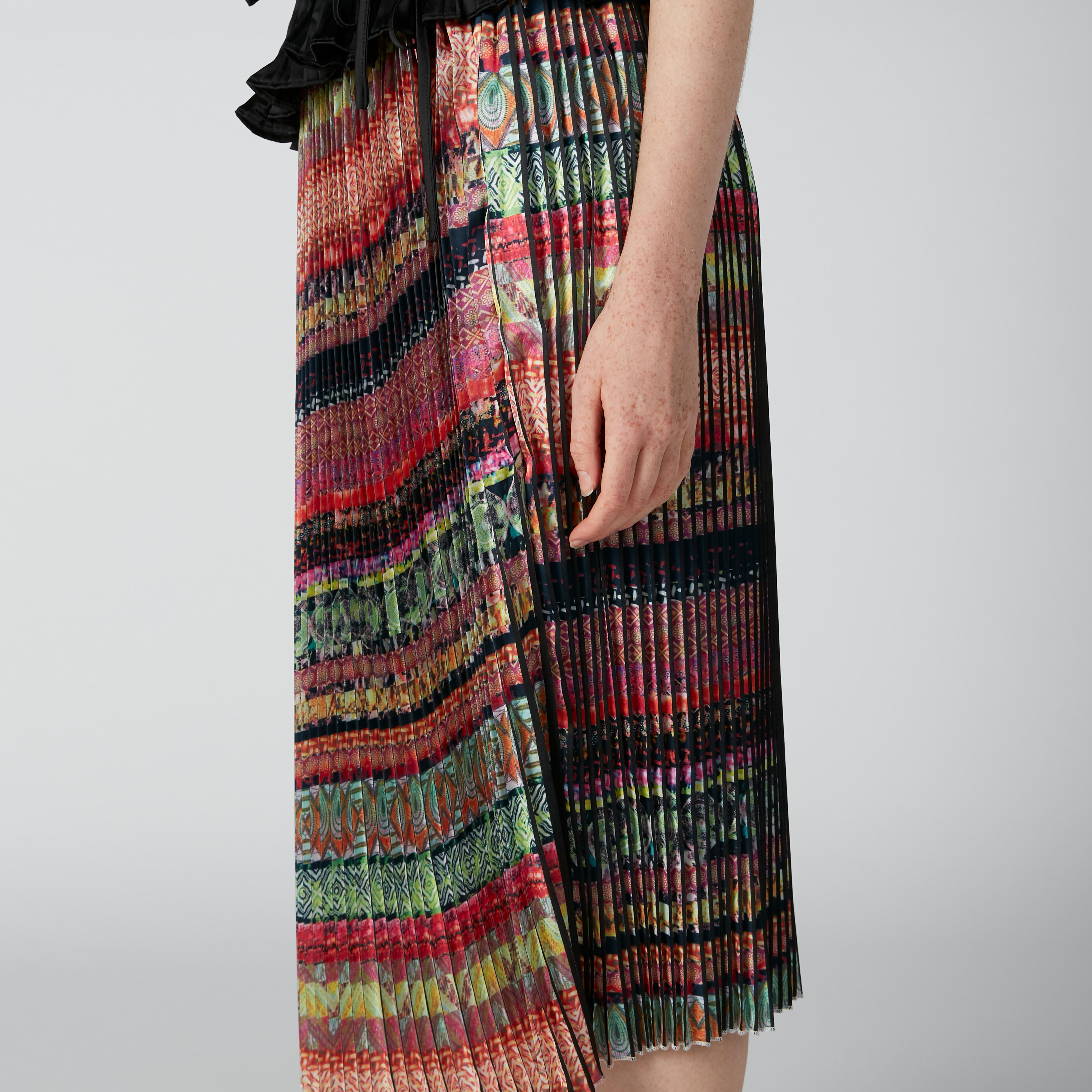 تنورة إيه لاين متوسطة الطول بثنيات وطبعات من إيل-women-clothing-bottoms-skirts-image-5