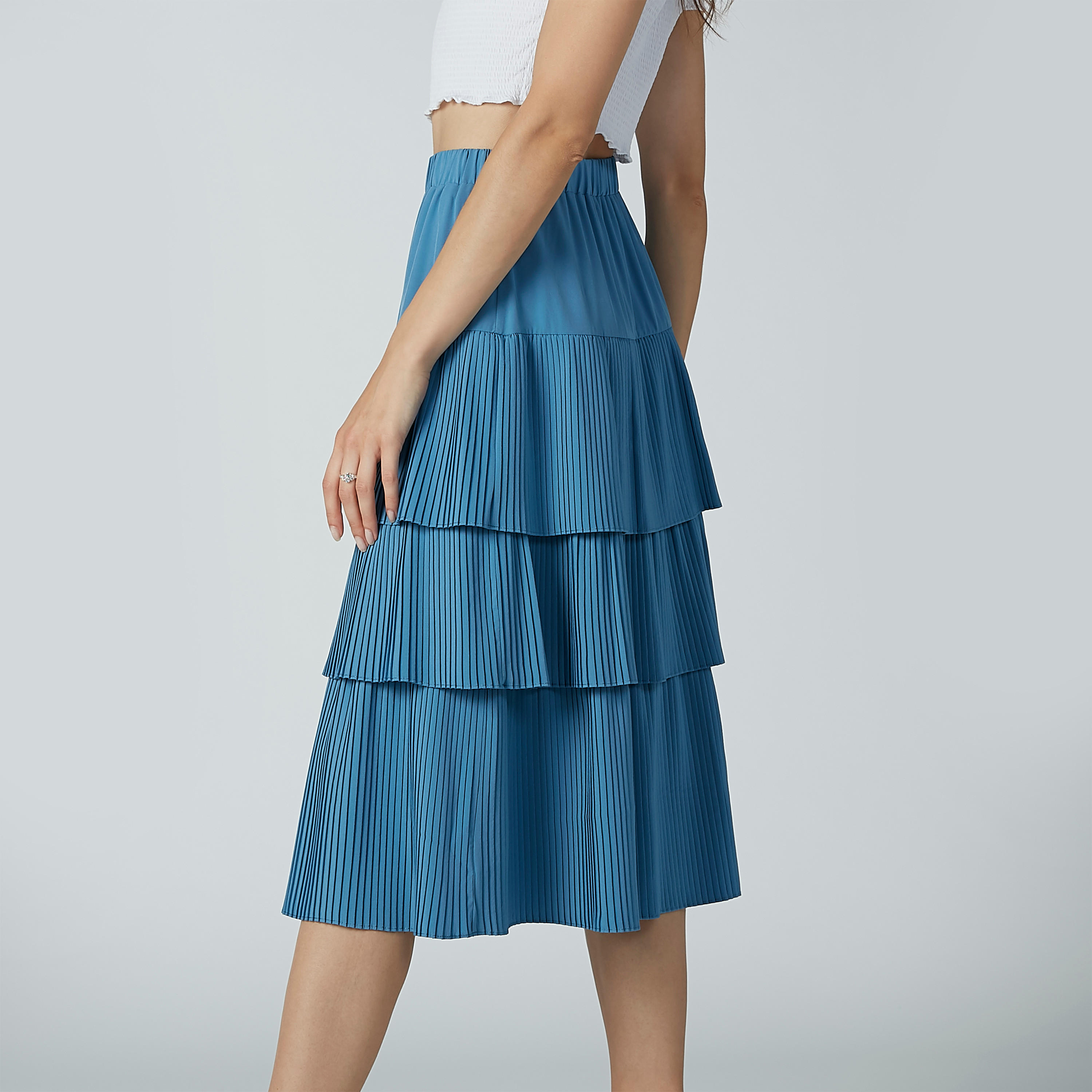 تنورة مقلّمة إيه لاين متوسطة الطول بتفاصيل كشكش وثنيات-women-clothing-bottoms-skirts-image-3