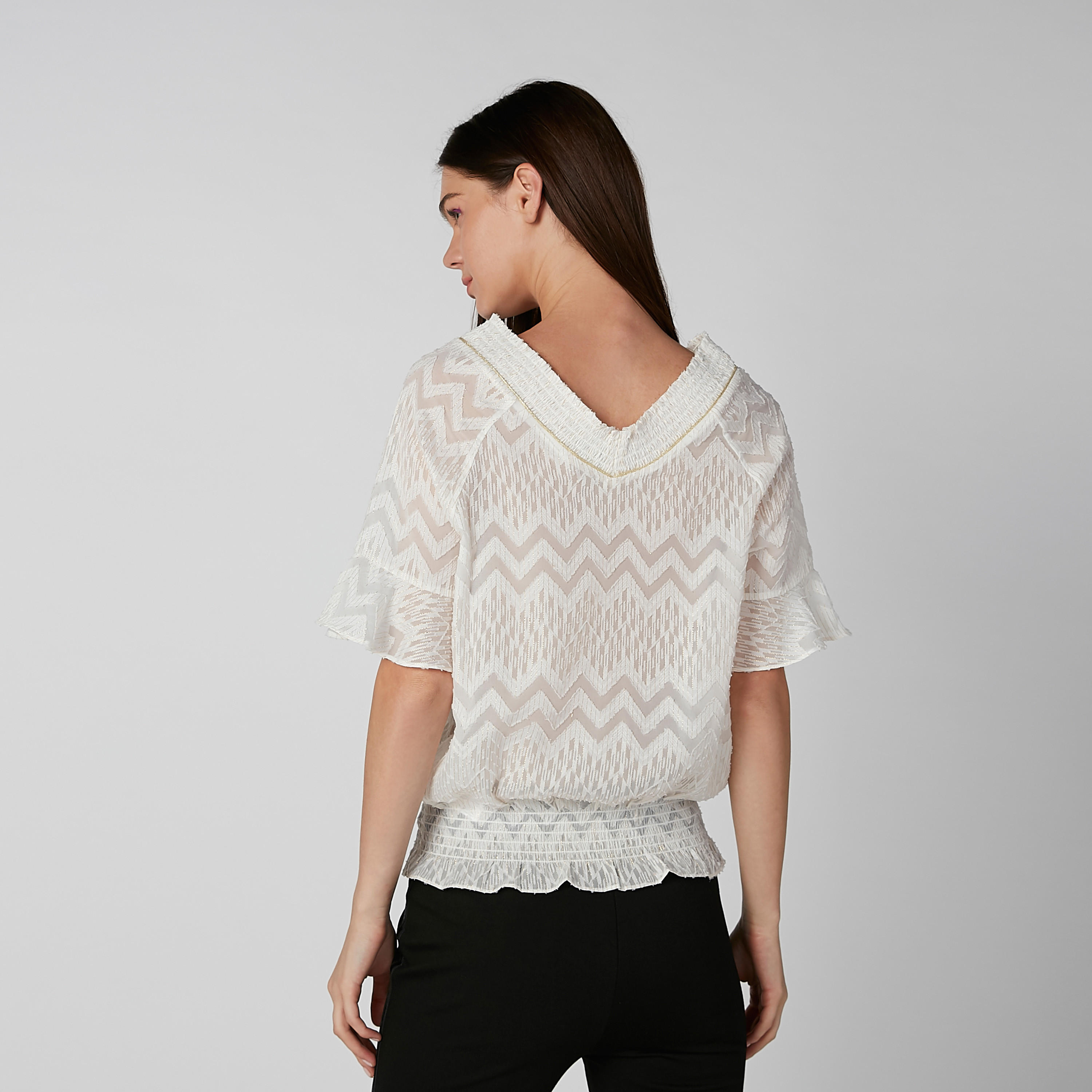بلوزة بارزة الملمس بياقة V وأكمام قصيرة-women-clothing-shirtsandblouses-blouses-image-3