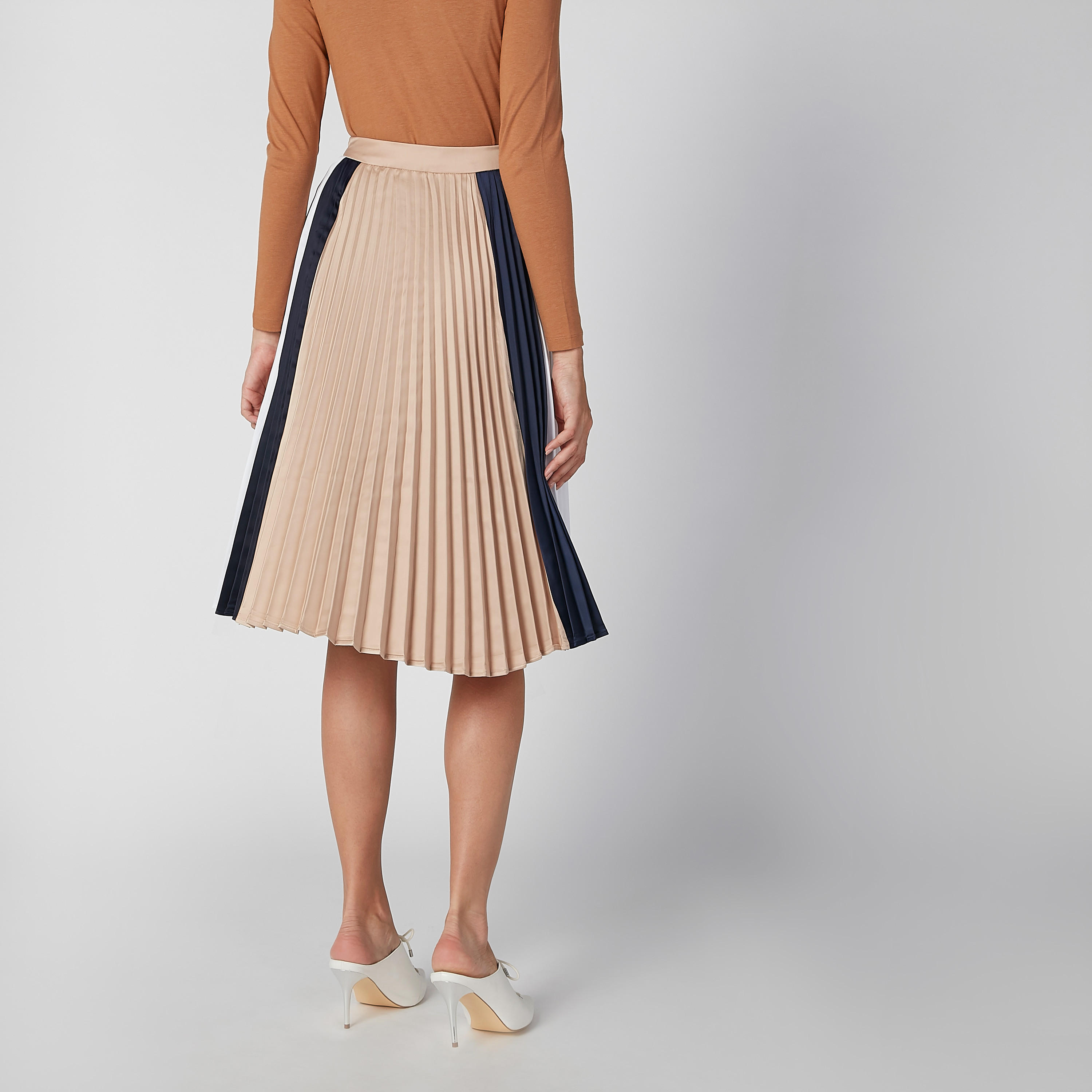 تنورة إيه لاين متوسطة الطول بخصر مطّاطي وثنيات من إيل-women-clothing-bottoms-skirts-image-2