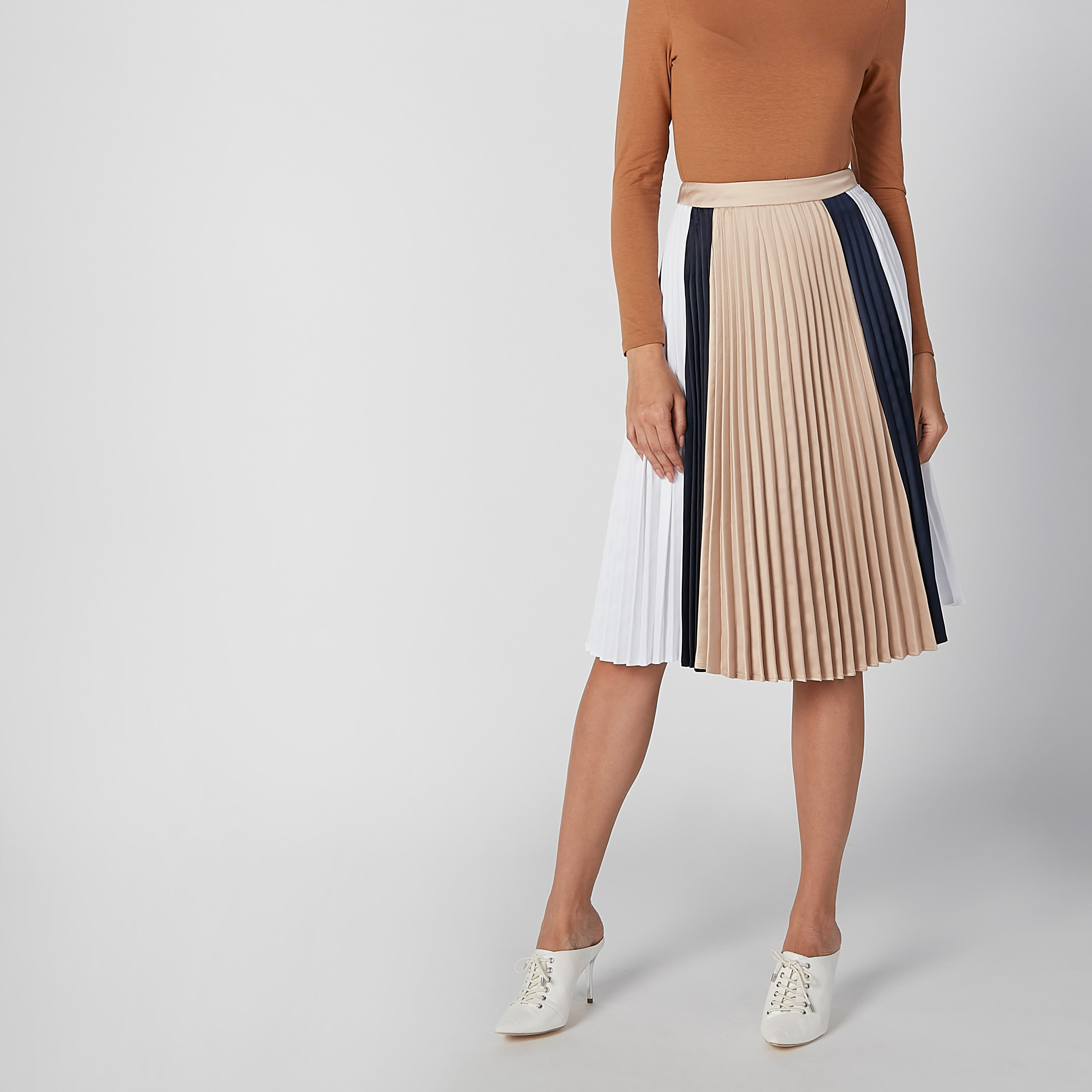 تنورة إيه لاين متوسطة الطول بخصر مطّاطي وثنيات من إيل-women-clothing-bottoms-skirts-image-3