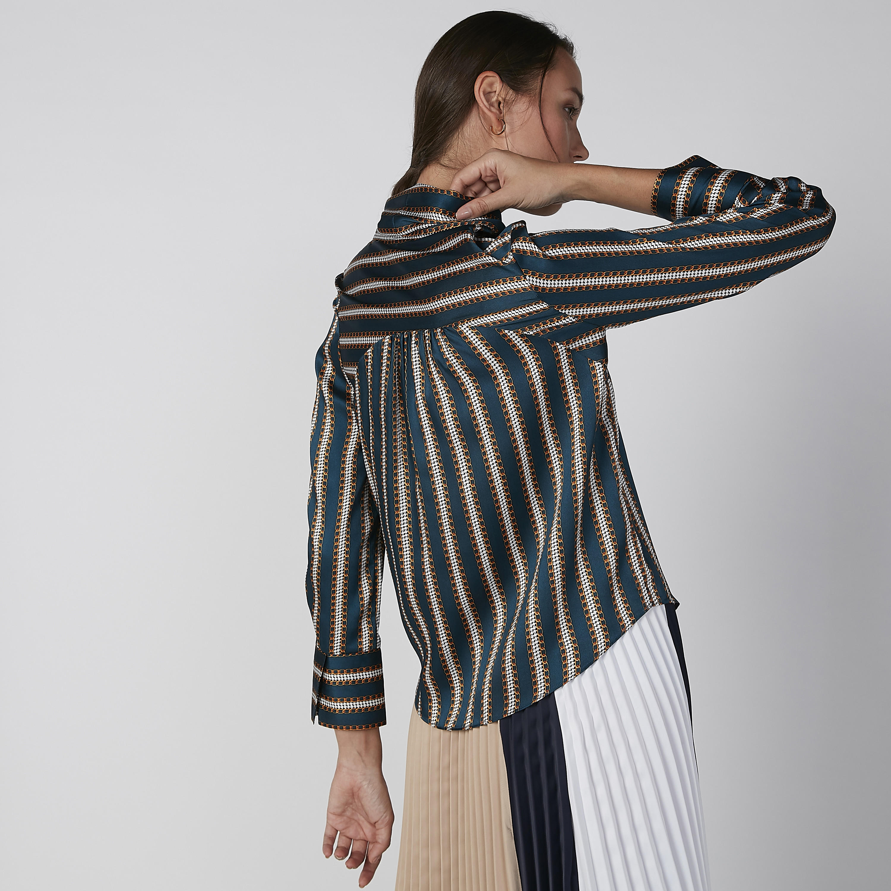 بلوزة بأكمام طويلة وفيونكة وطبعات من ايل-women-clothing-shirtsandblouses-blouses-image-2