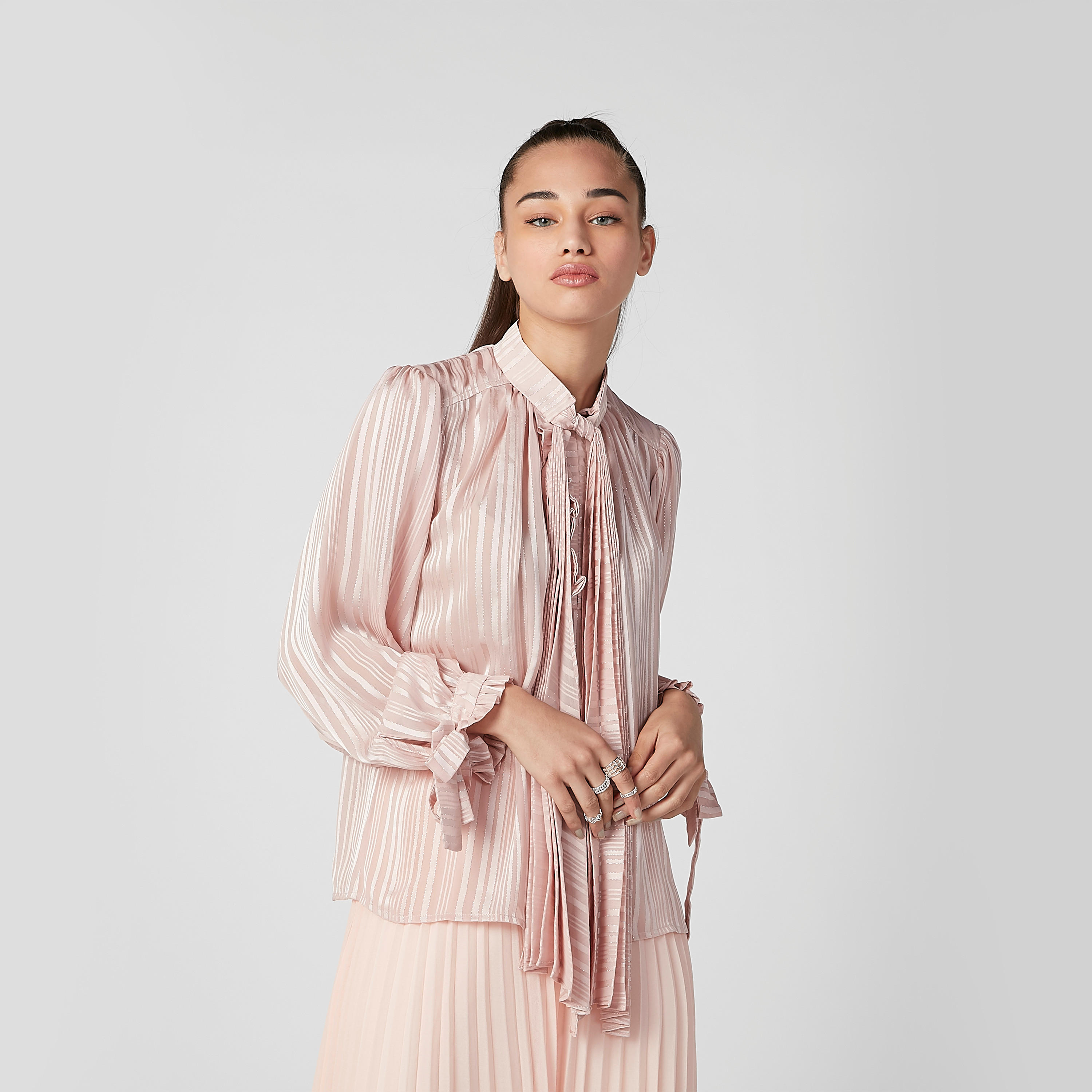 بلوزة مقلّمة بأكمام طويلة وأربطة من إيل-women-clothing-shirtsandblouses-blouses-image-1