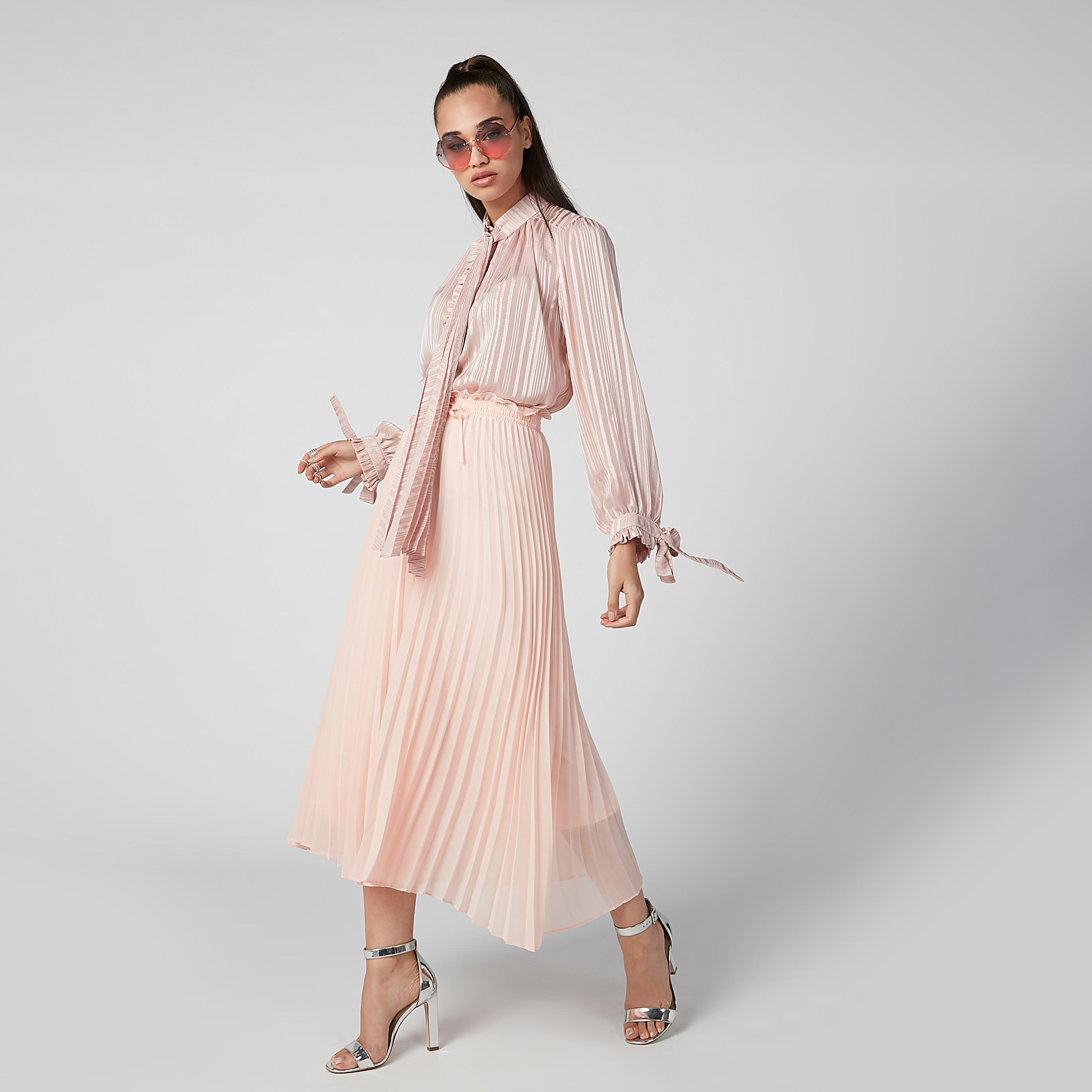 بلوزة مقلّمة بأكمام طويلة وأربطة من إيل-women-clothing-shirtsandblouses-blouses-image-2