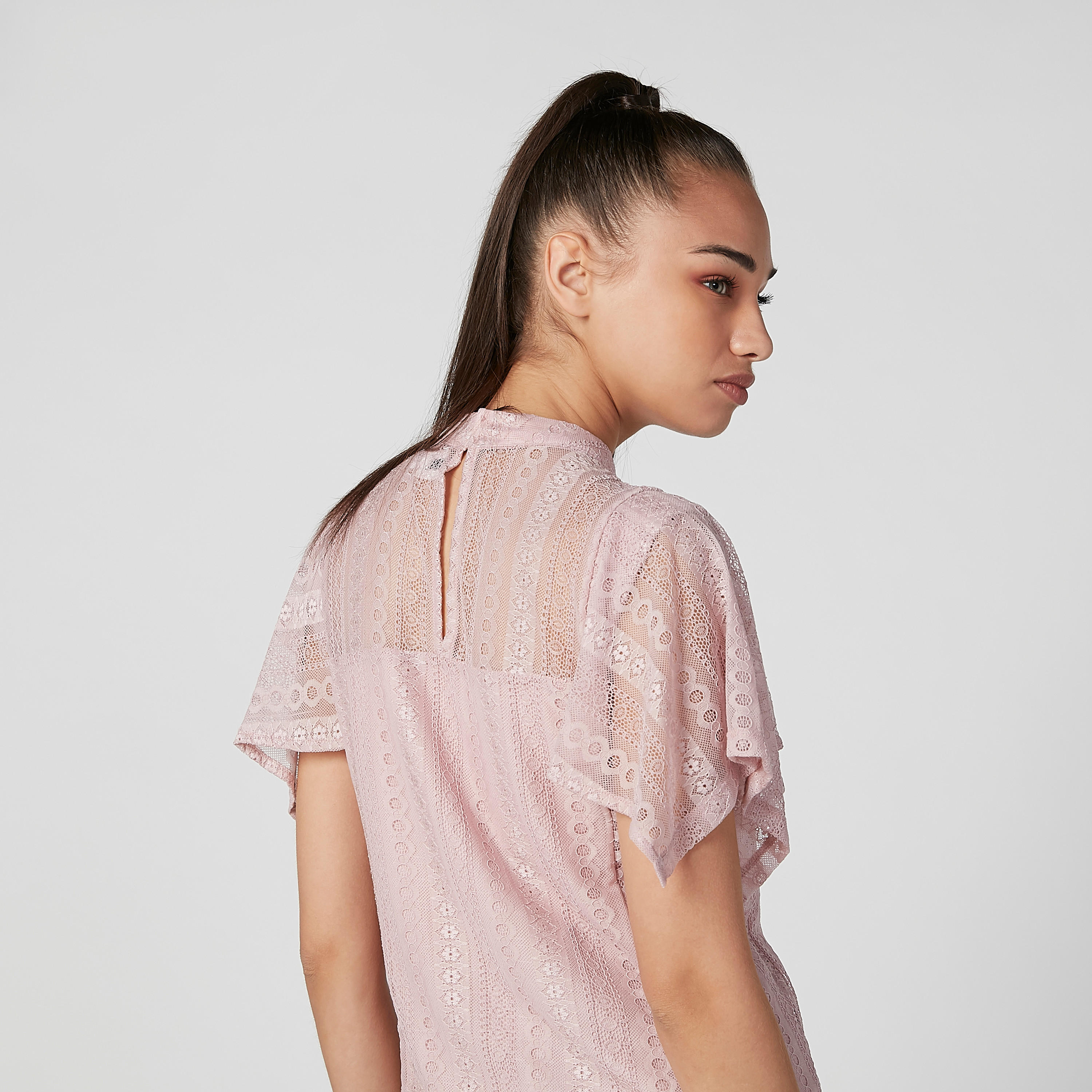 بلوزة بارزة الملمس بياقة عالية وأكمام واسعة من إيل-women-clothing-shirtsandblouses-blouses-image-3