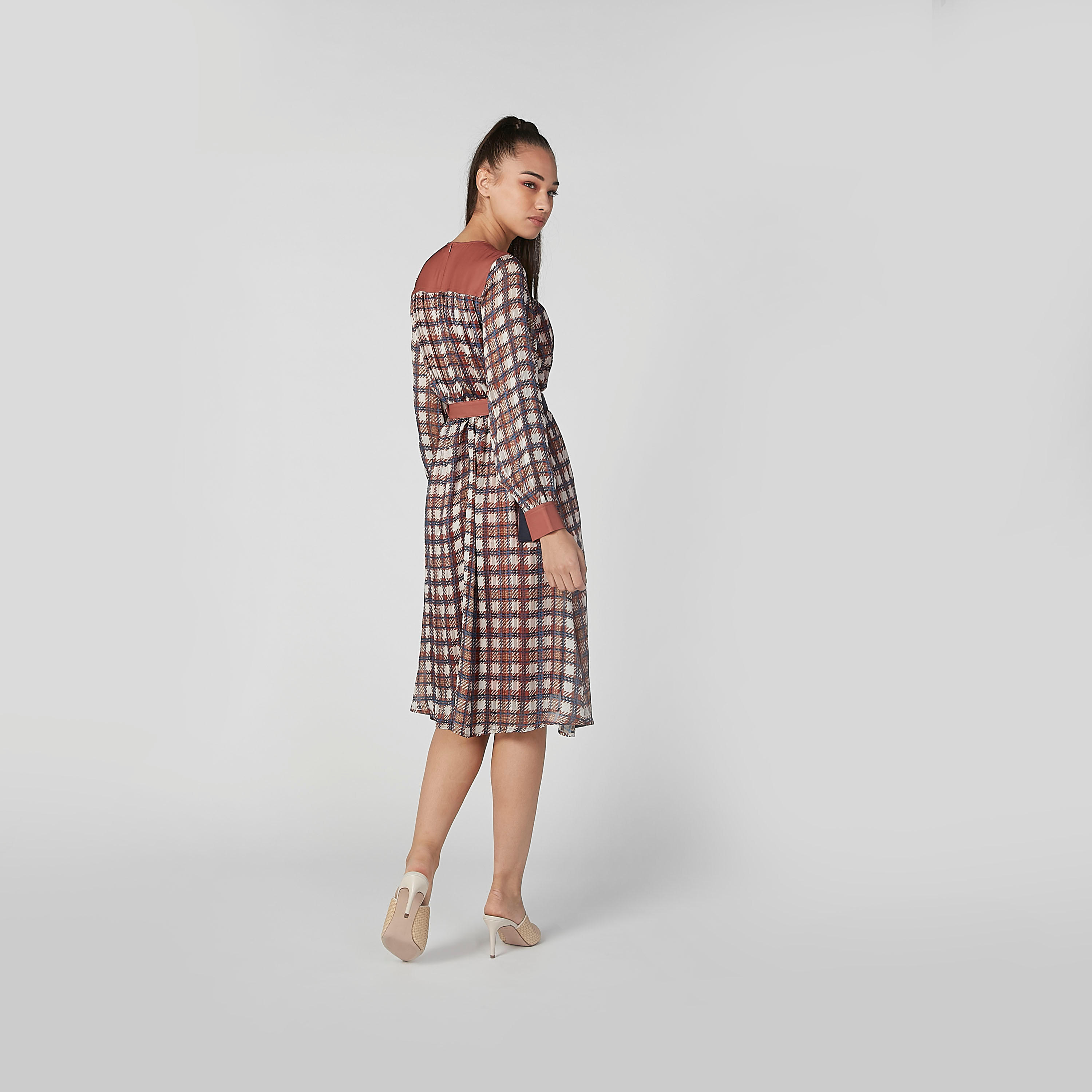 فستان ميدي كاروهات إيه لاين بياقة مستديرة وأكمام طويلة من إيل-women-clothing-dresses-image-3