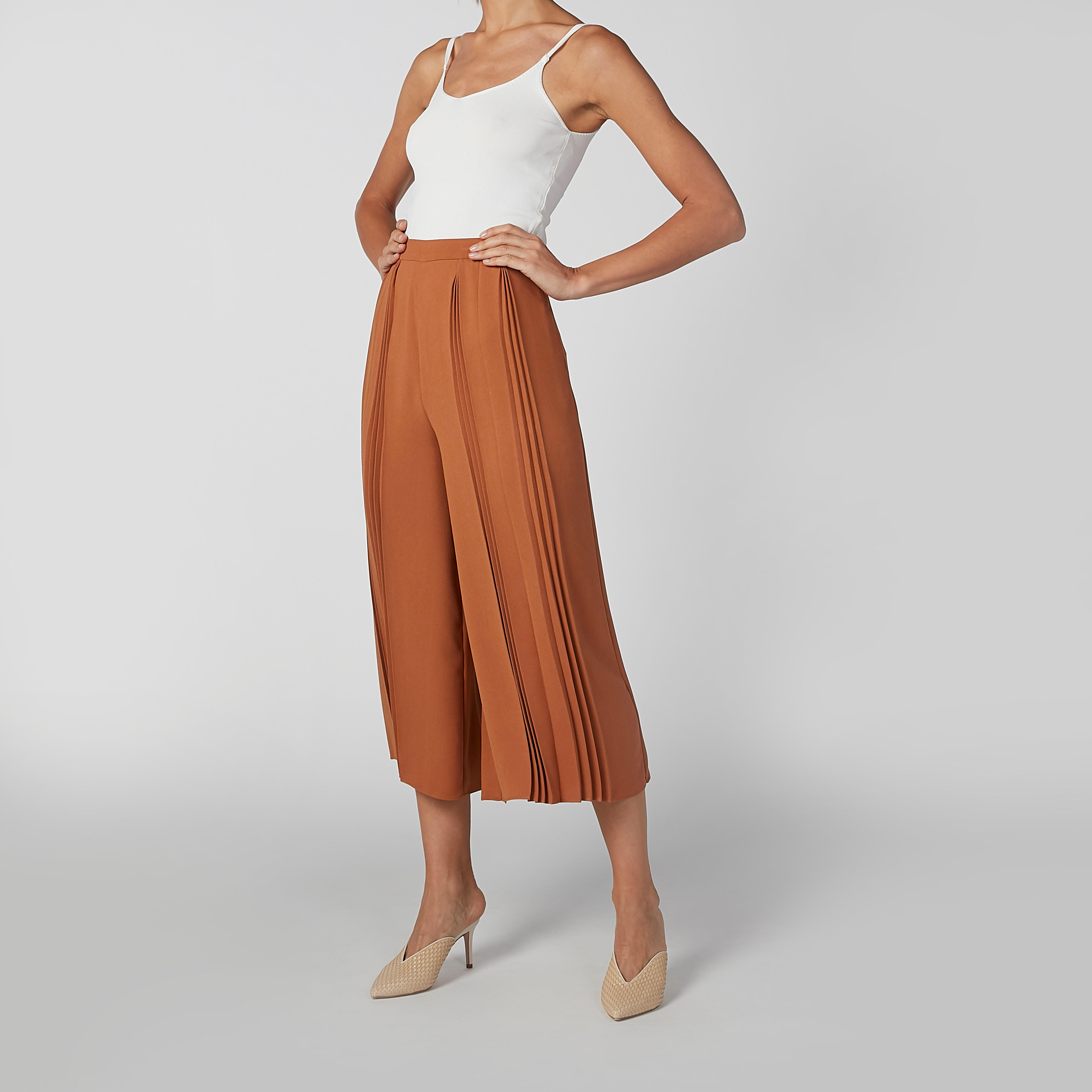 بنطال واسع الساقين سادة بقصّة واسعة وخصر متوسط الارتفاع-women-clothing-bottoms-trousers-image-4