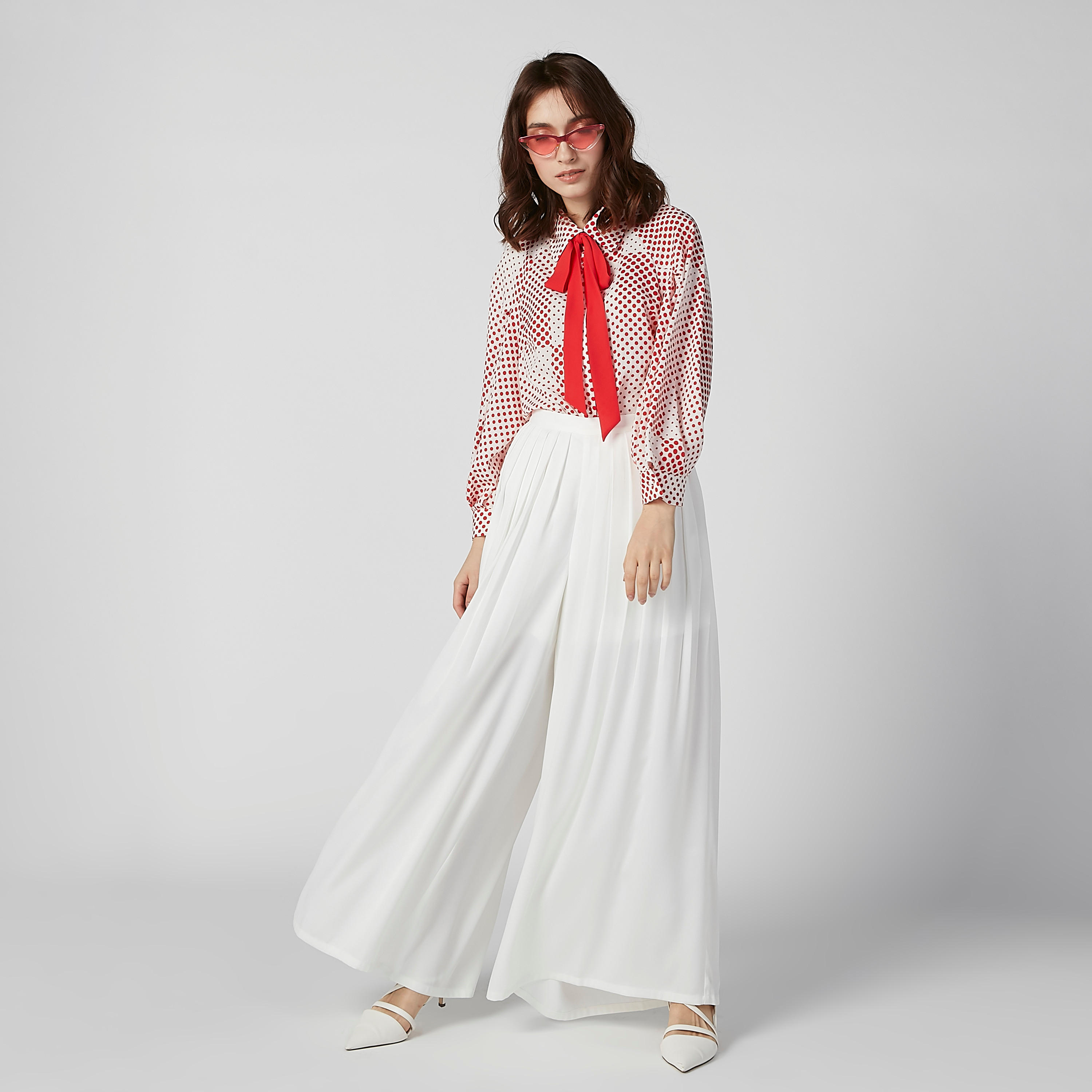 بلوزة بطبعات منقّطة وأكمام طويلة وفيونكة من إيل-women-clothing-shirtsandblouses-blouses-image-3