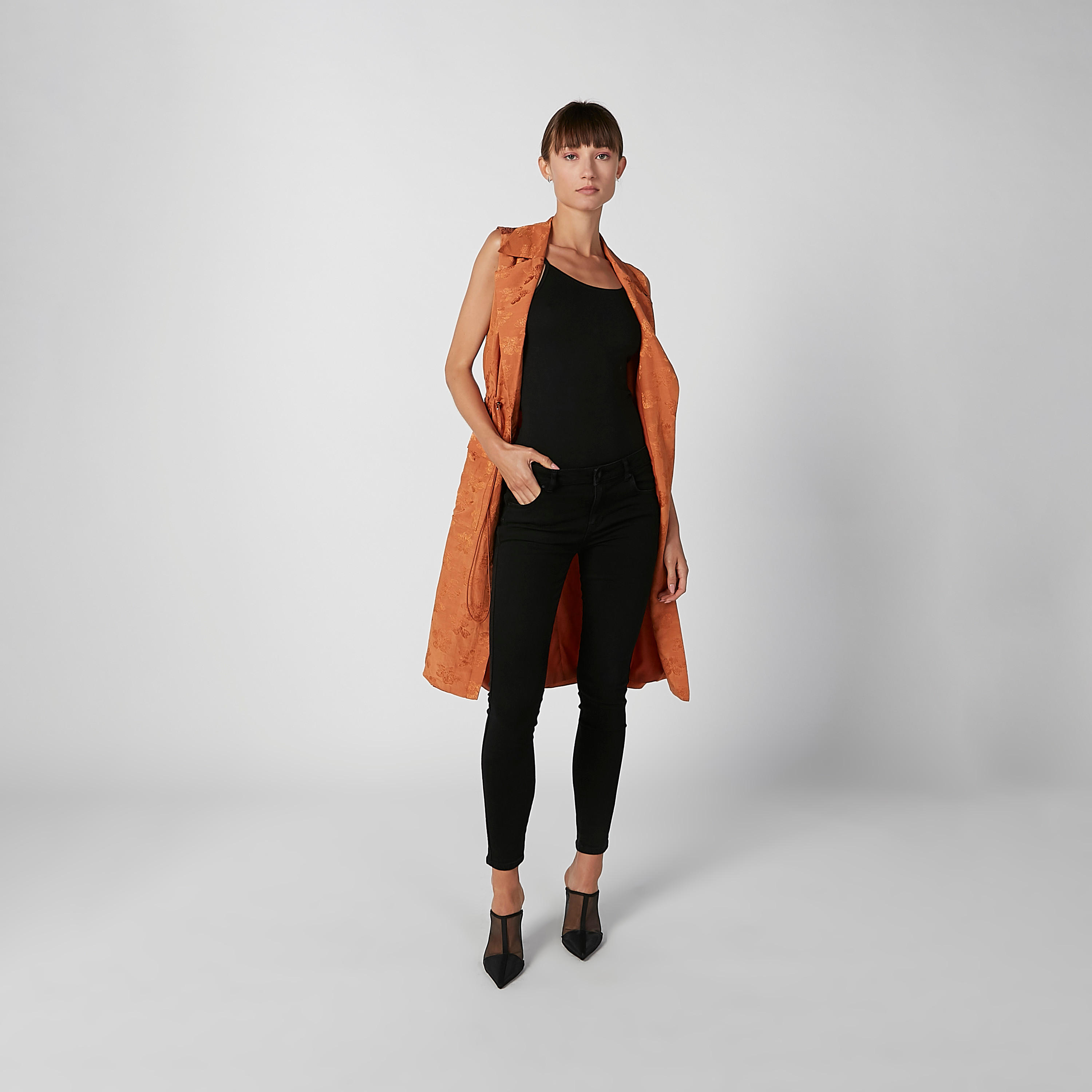 جاكيت دون أكمام بجيوب بطيّة وطبعات من إيل-women-winterwear-coatsandjackets-jackets-image-6