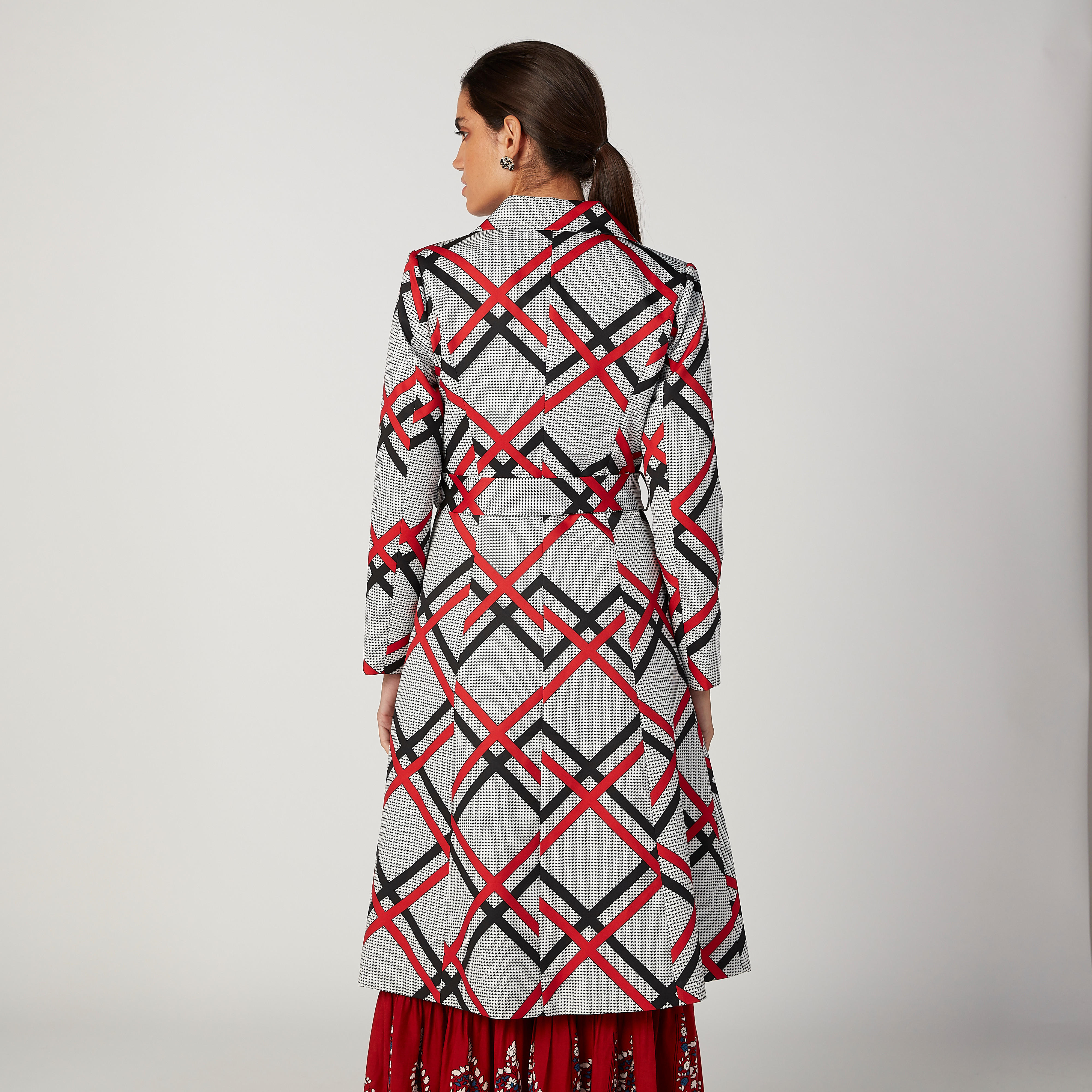 معطف كاروهات بأربطة وجيوب من إيل-women-clothing-coatsandjackets-coats-image-4