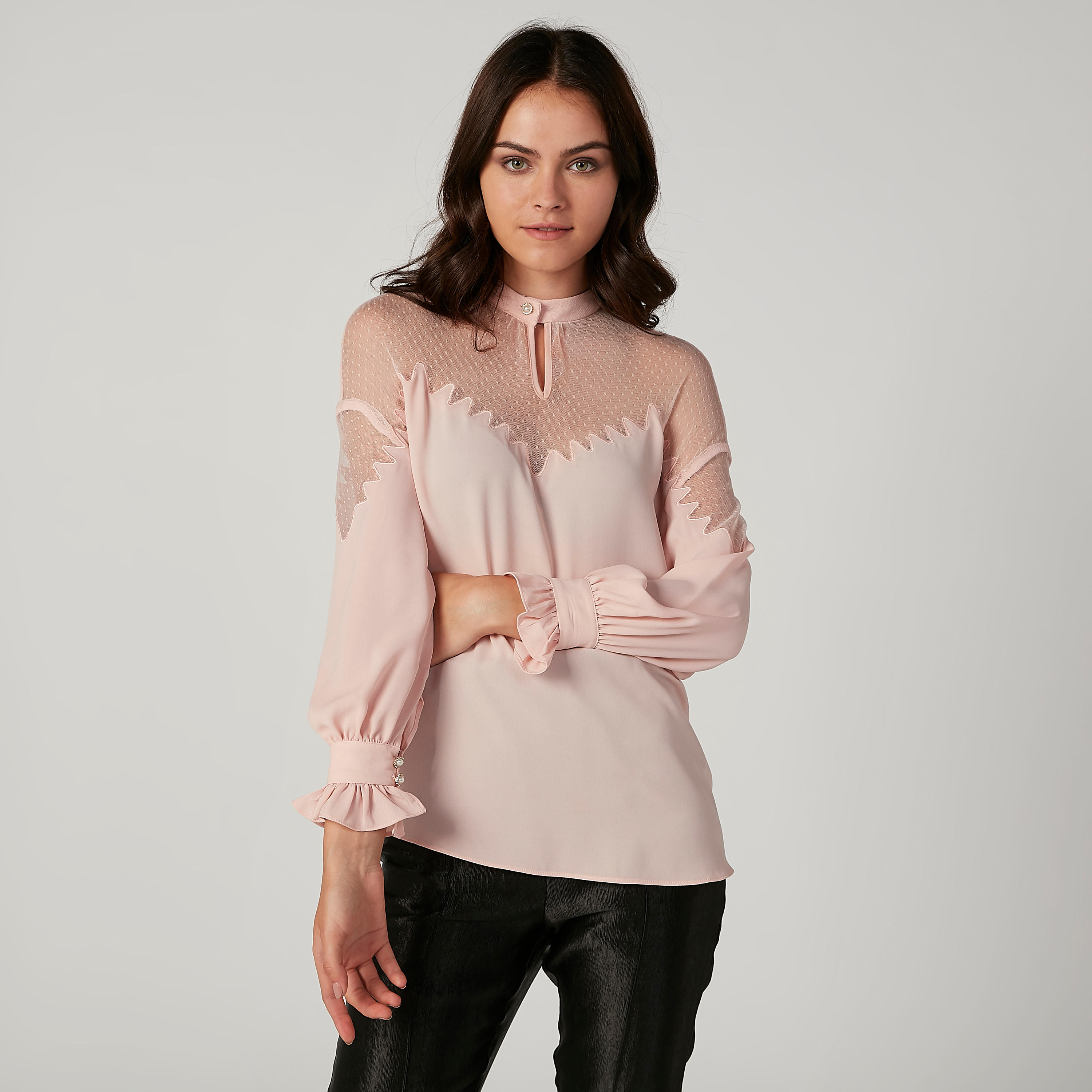 بلوزة مطرّزة بياقة عاديّة وأكمام طويلة من إيل-women-clothing-shirtsandblouses-blouses-image-1