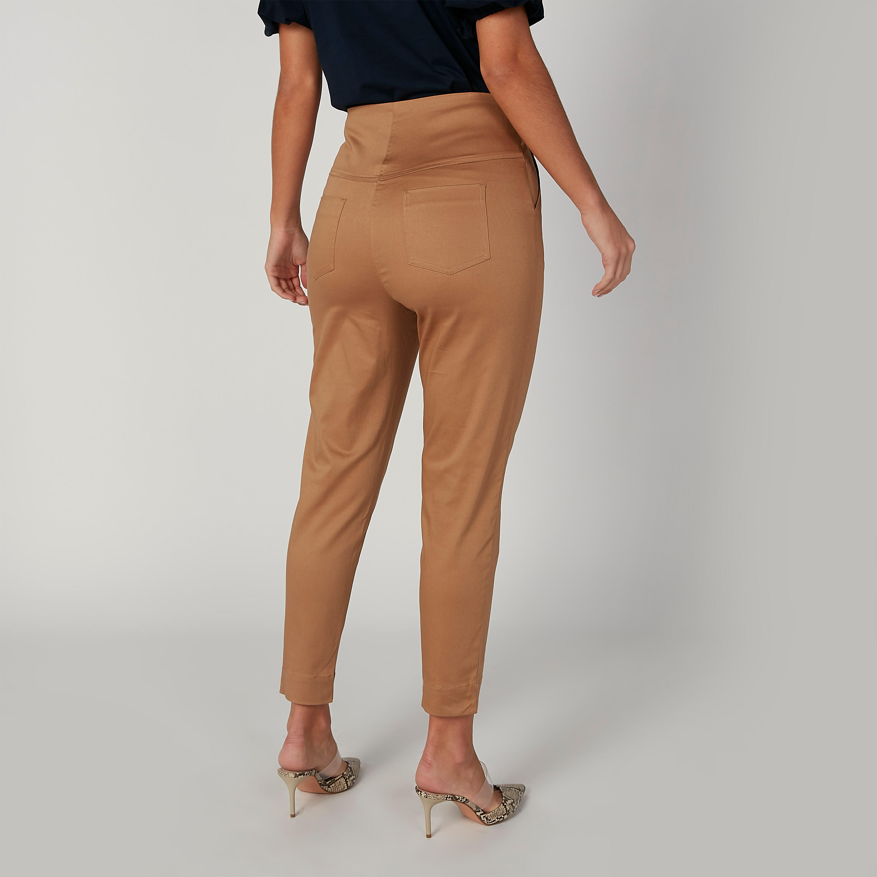 بنطلون سادة بخصر متوسط الارتفاع وجيوب من إيل-women-clothing-bottoms-trousers-image-2