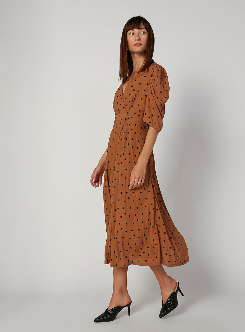 فستان ميدي إيه لاين بياقة V وأكمام قصيرة وطبعات منقطّة-women-clothing-dresses-image-3