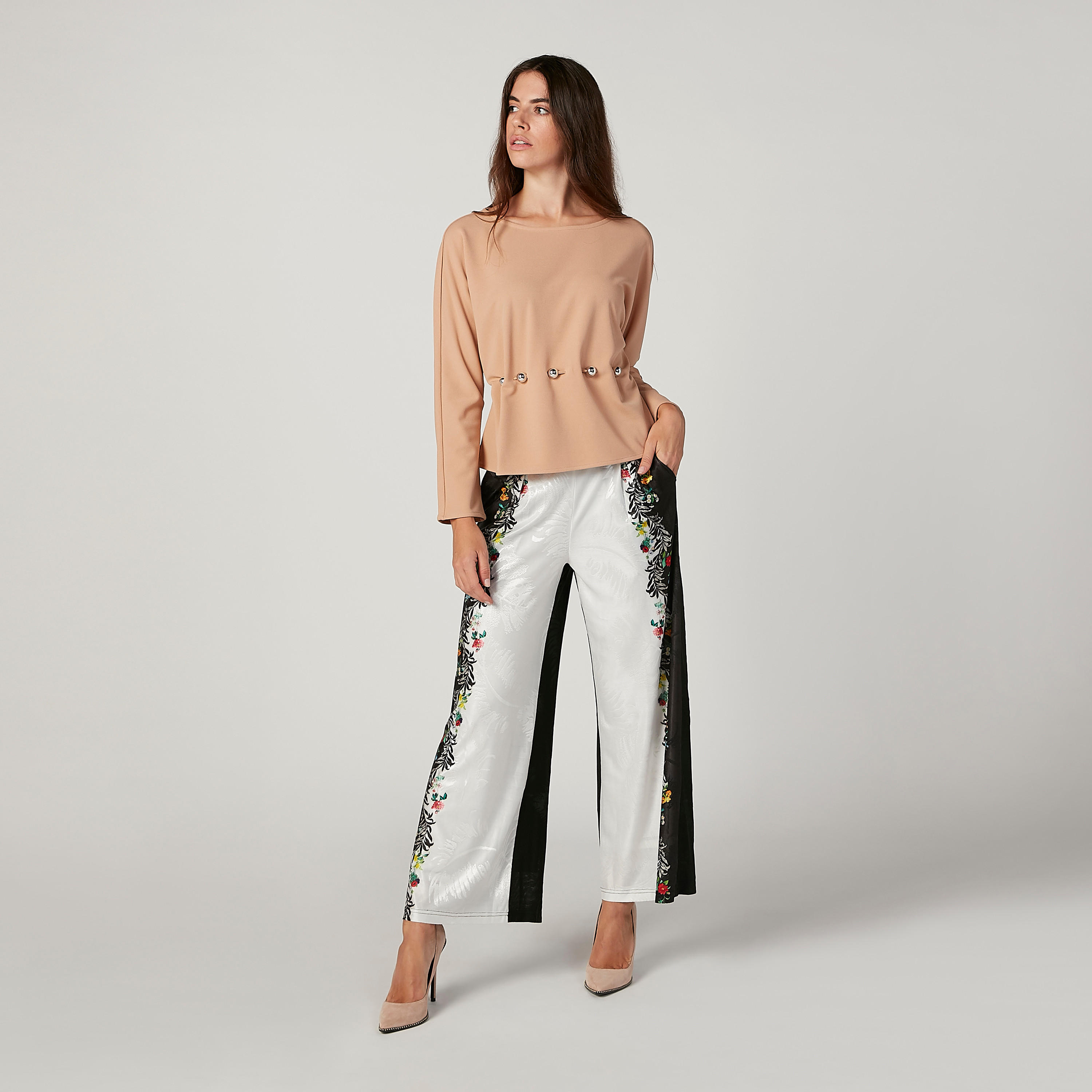 بلوزة مزيّنة بياقة قارب وأكمام طويلة من إيل-women-clothing-tshirts-image-2