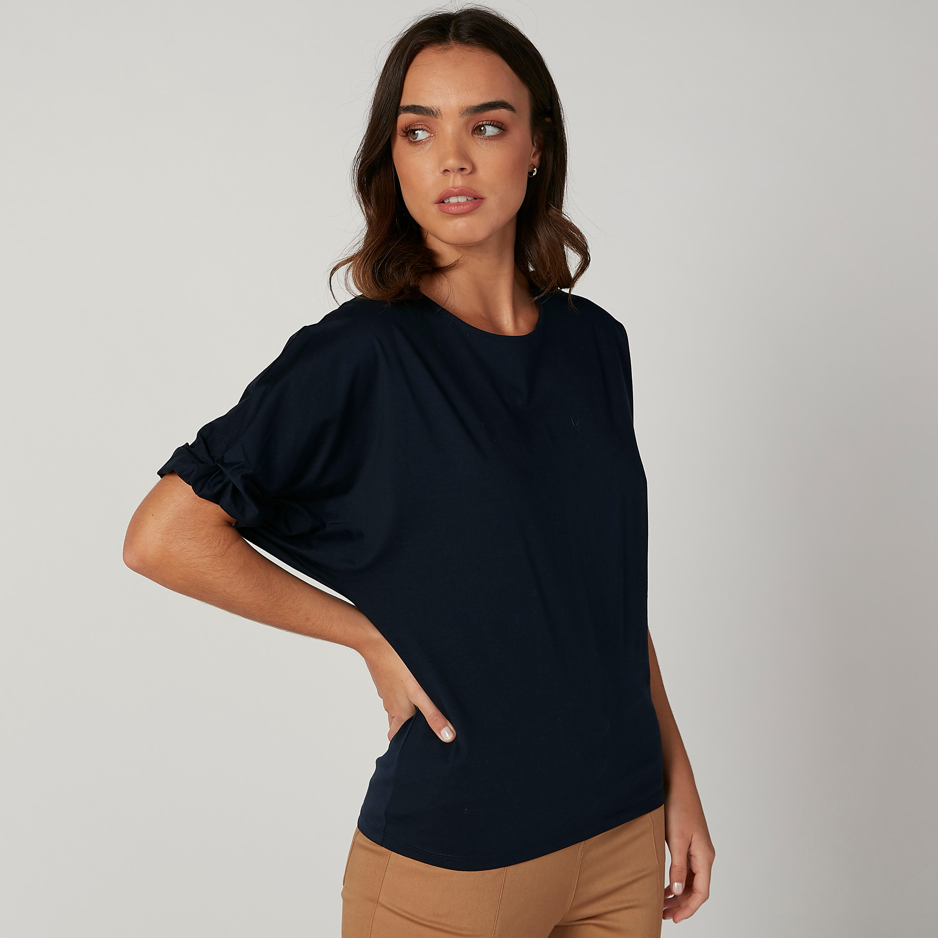 بلوزة بارزة الملمس بياقة مستديرة وأكمام قصيرة من إيل-women-clothing-shirtsandblouses-blouses-image-3