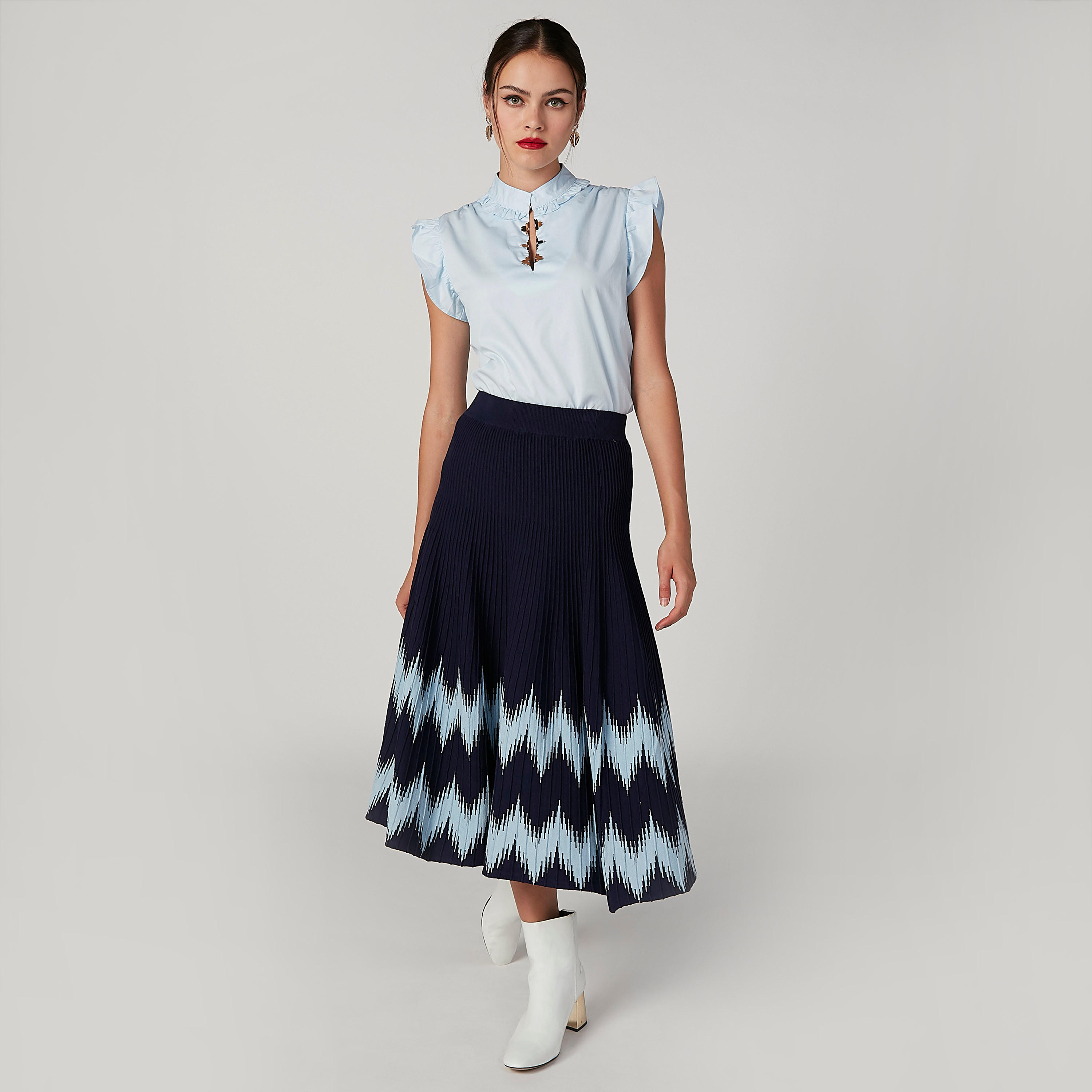 بلوزة سادة بياقة ماندارين وأكمام كاب من إيل-women-clothing-shirtsandblouses-blouses-image-3
