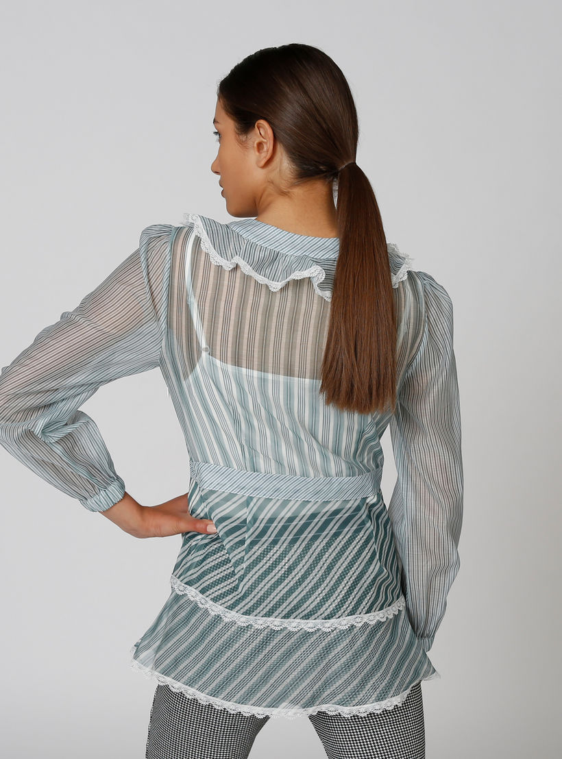 بلوزة واسعة مقلّمة بياقة V وأكمام طويلة من إيل-women-clothing-shirtsandblouses-blouses-image-2