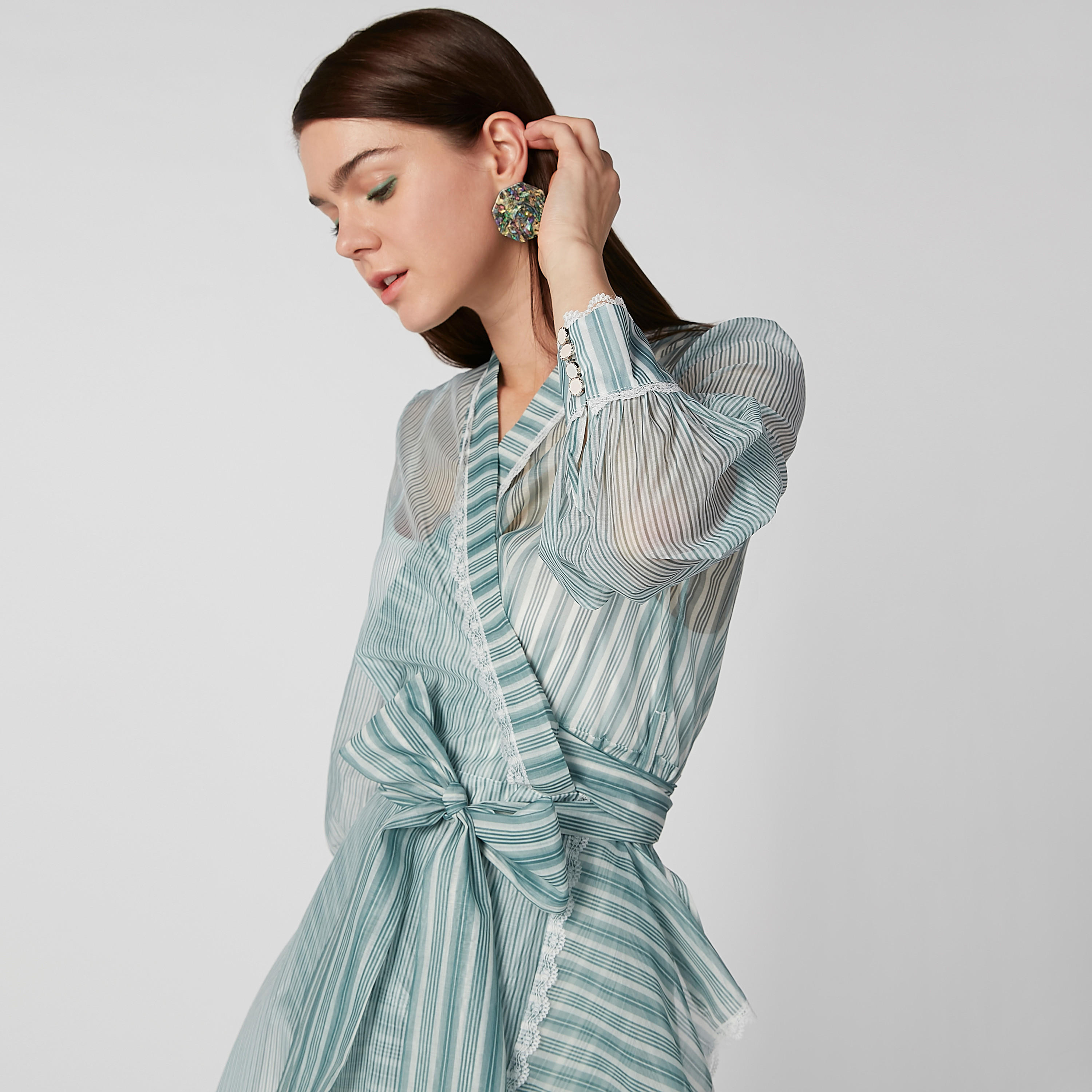 فستان ميدي ملفوف مقلم بأكمام بيشوب من إيل-women-clothing-dresses-image-2