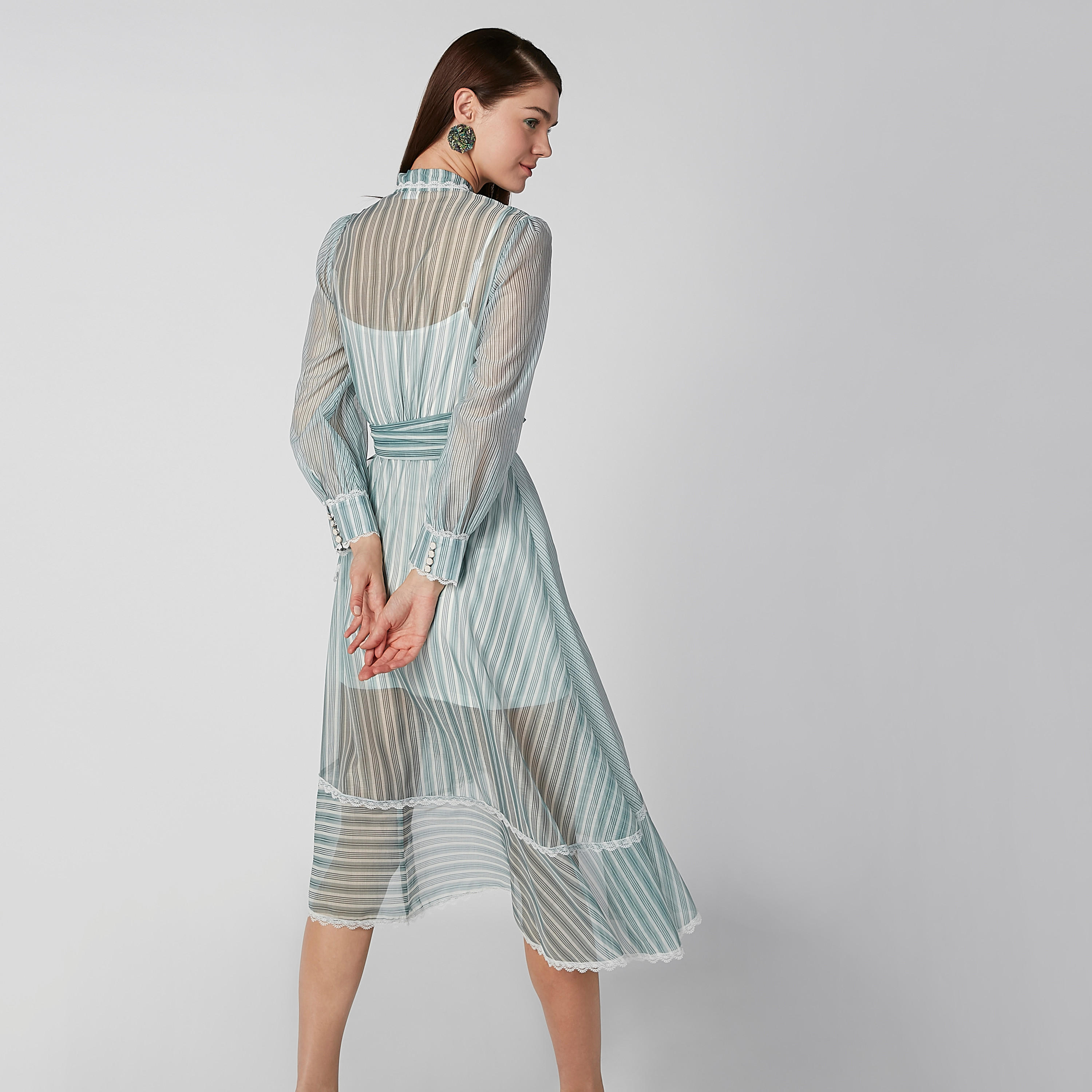 فستان ميدي ملفوف مقلم بأكمام بيشوب من إيل-women-clothing-dresses-image-3