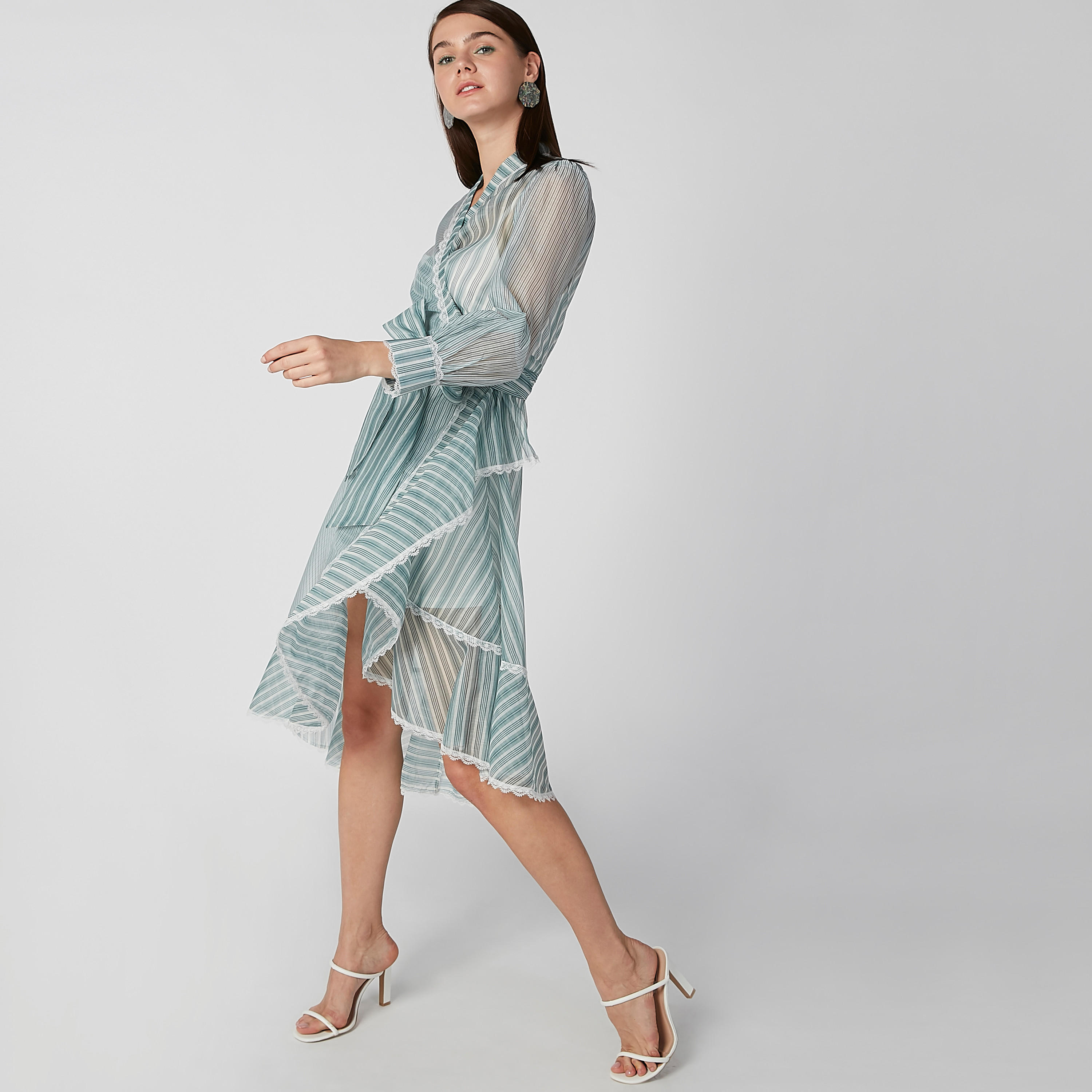 فستان ميدي ملفوف مقلم بأكمام بيشوب من إيل-women-clothing-dresses-image-5