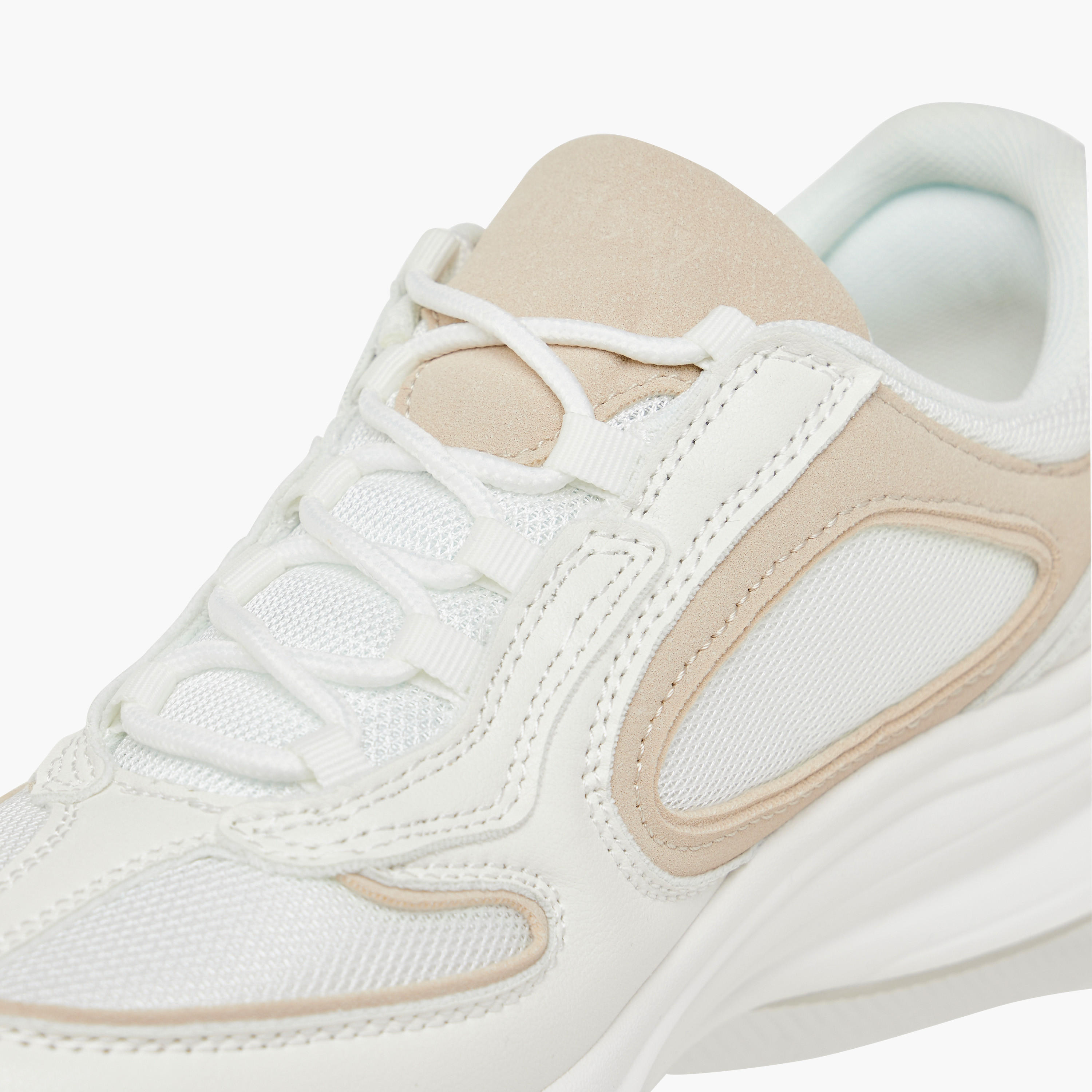 حذاء سنيكرز بِألواح ورباط إغلاق من ميسي-women-shoes-sneakers-image-5