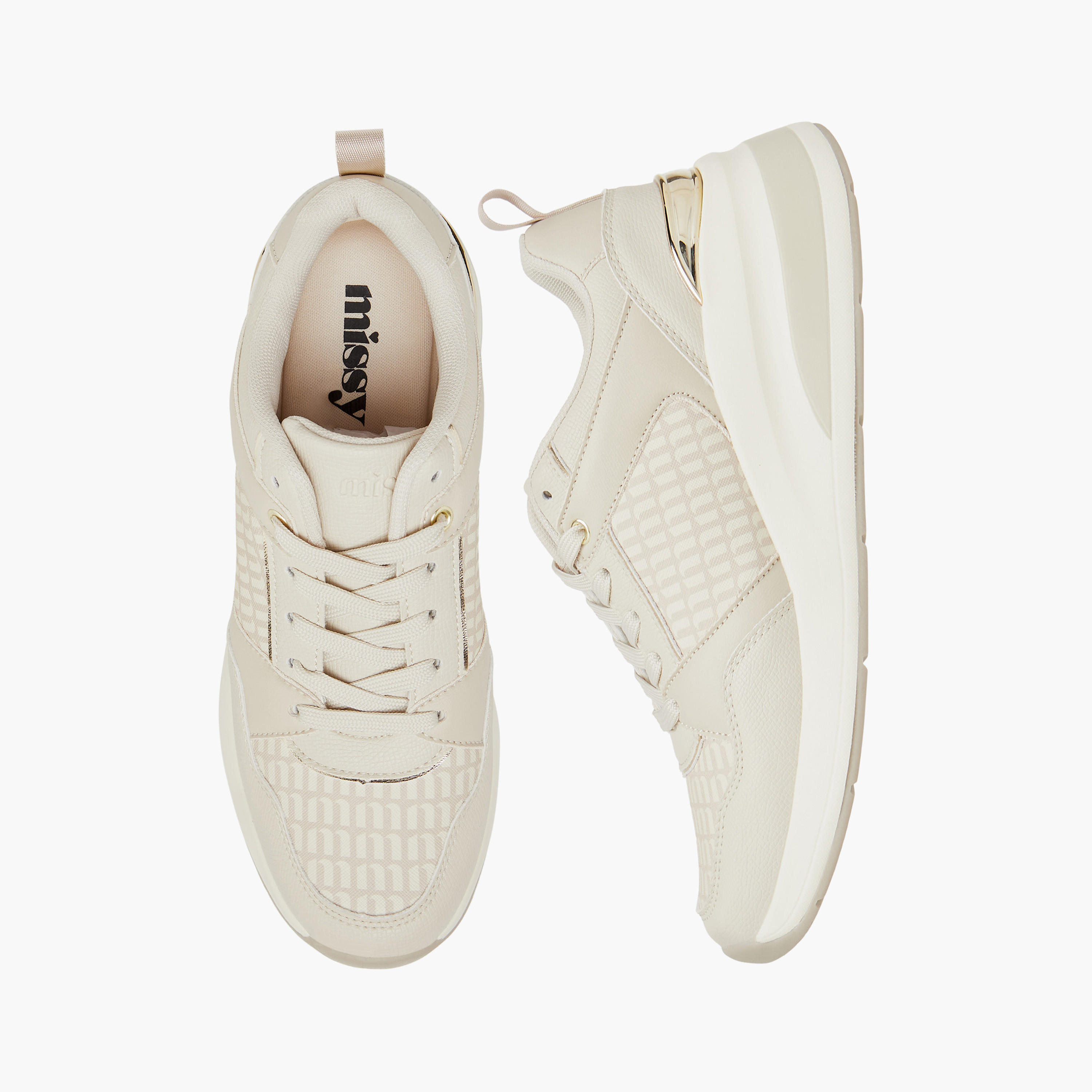 حذاء سنيكرز برباط إغلاق وطبعات مونوجرام من ميسي-women-shoes-sneakers-image-1