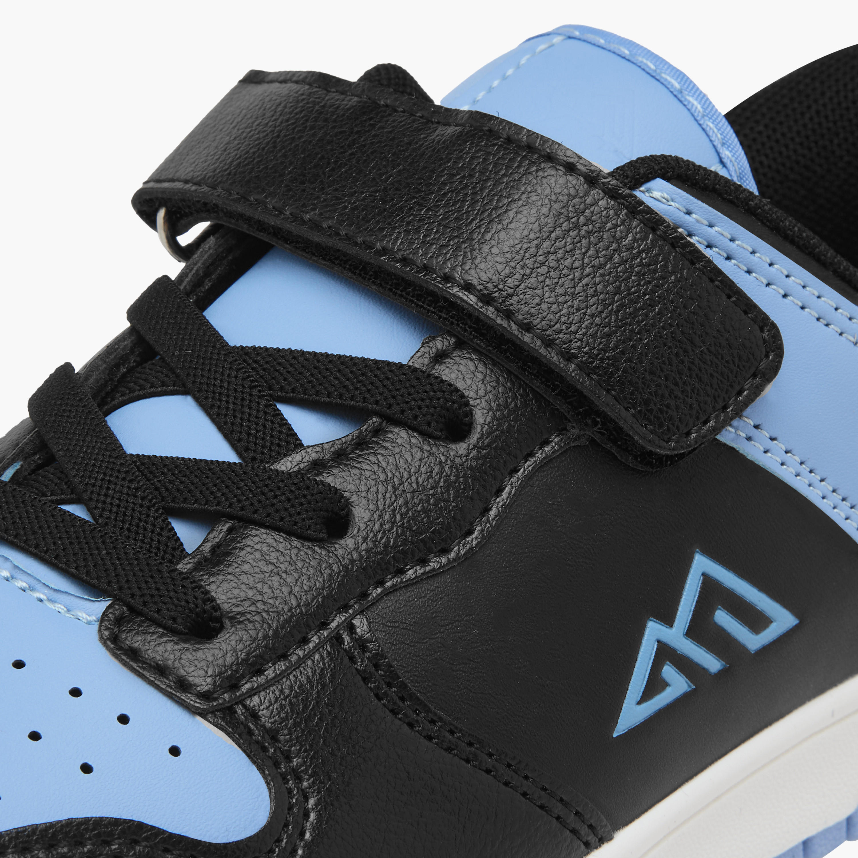 حذاء سنيكرز بشريط إغلاق لاصق للأطفال من أوكلان من شو إكسبرس-boys-shoes-schoolshoes-image-4