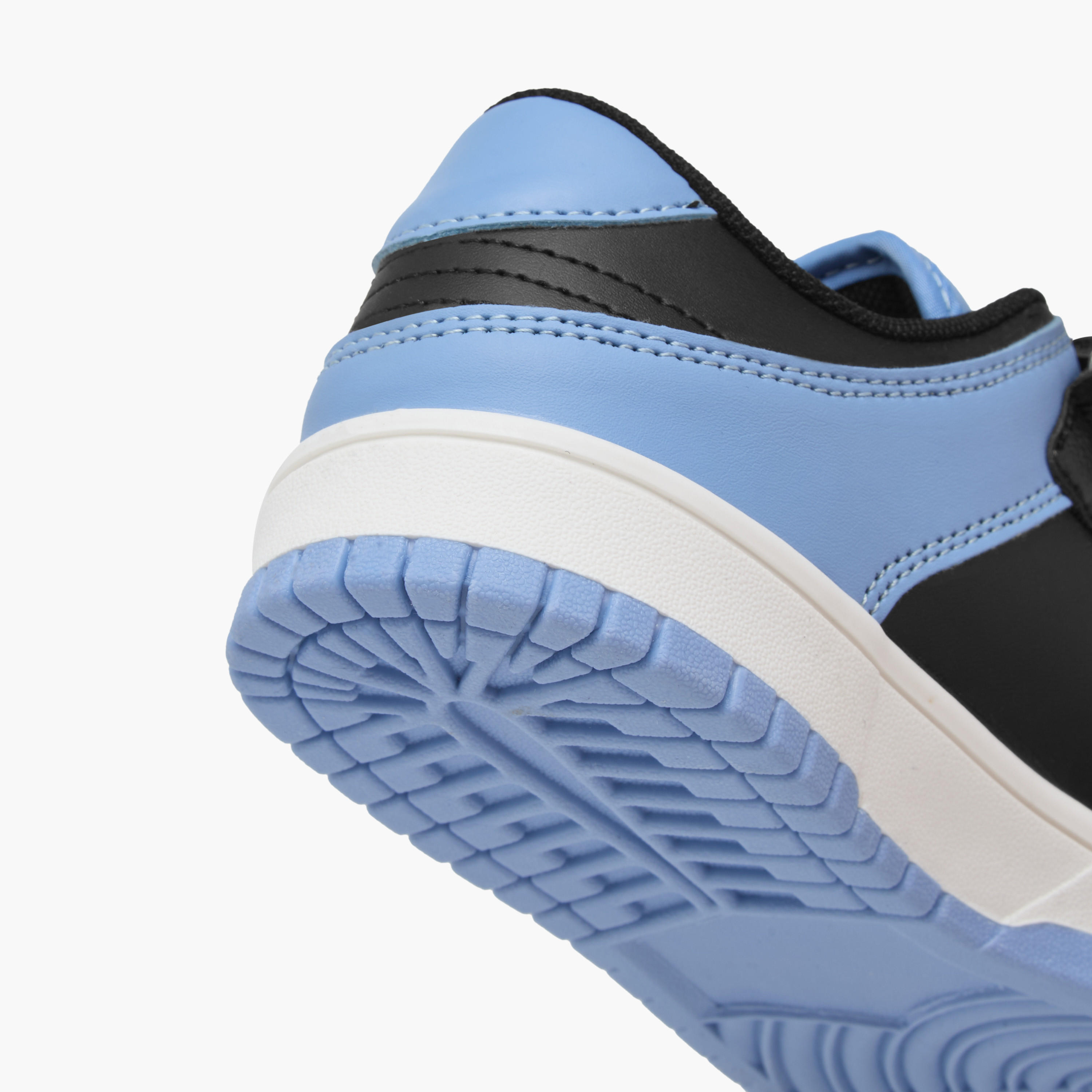 حذاء سنيكرز بشريط إغلاق لاصق للأطفال من أوكلان من شو إكسبرس-boys-shoes-schoolshoes-image-5