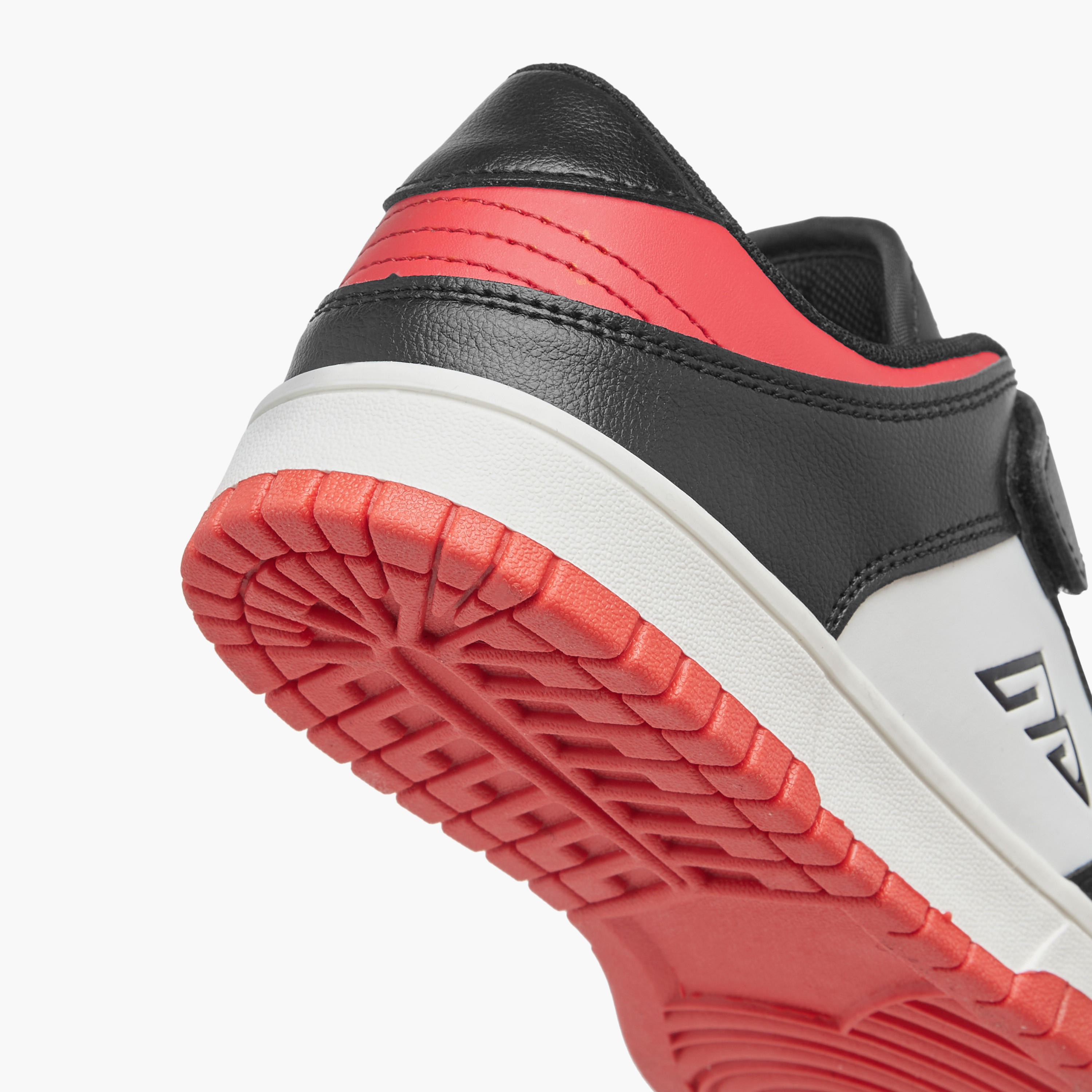 Oaklan by Shoexpress Kids Panelled Sneakers with Hook and Loop Closure-boys-shoes-sneakers-image-5