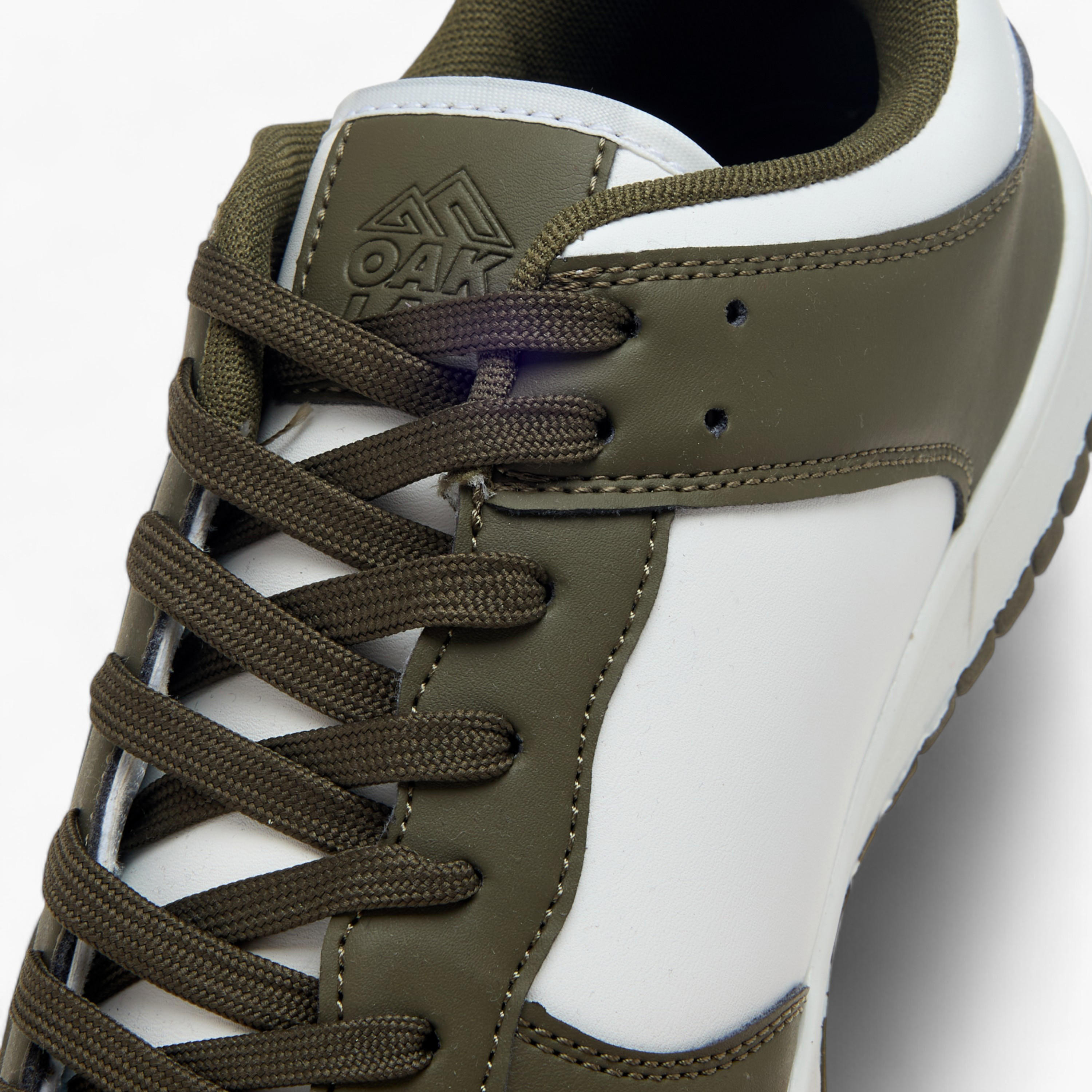 حذاء سنيكرز برباط إغلاق وشعار من أوكلان من شوإكسبريس-men-shoes-sneakers-image-4