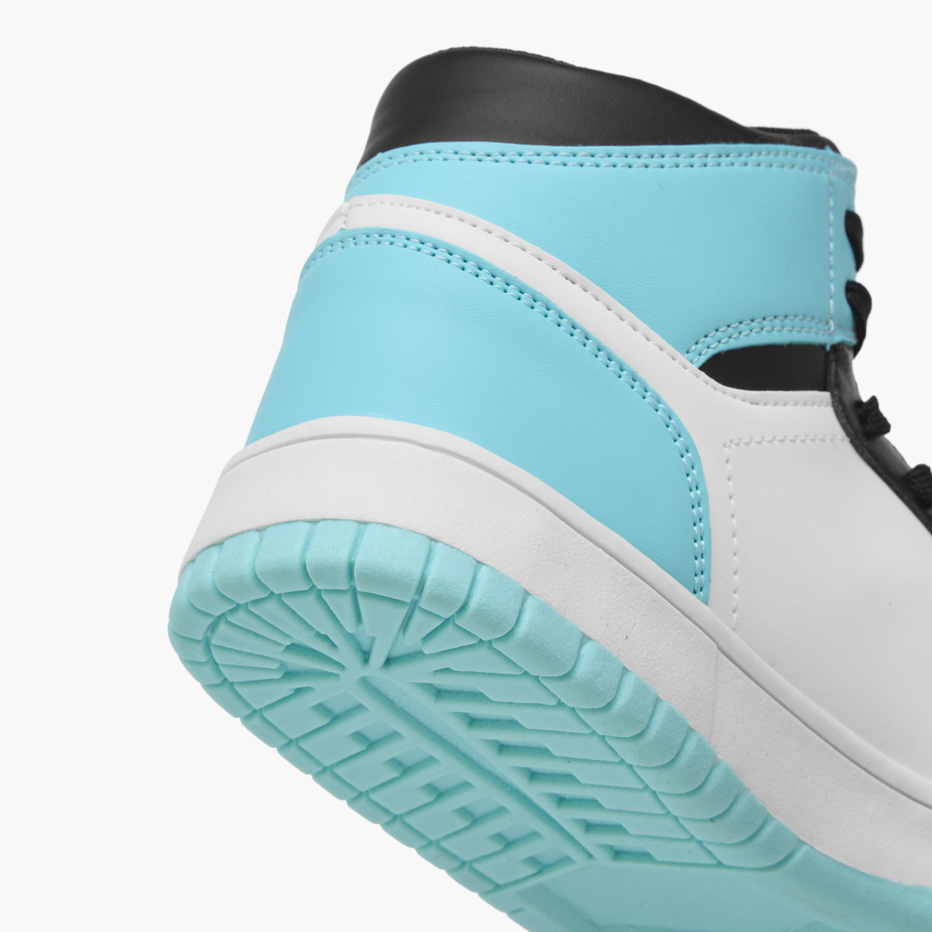 حذاء سنيكرز قوالب ملونة برقبة عالية ورباط إغلاق من أوكلان من شو إكسبرس-women-shoes-sneakers-image-5