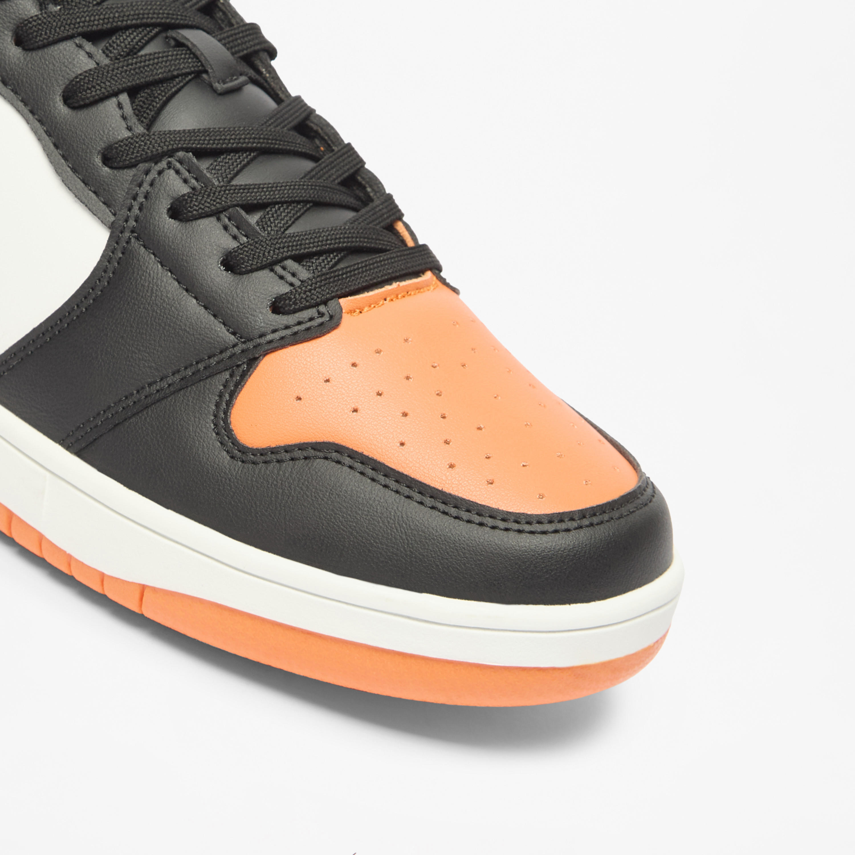 حذاء سنيكرز قوالب ملونة برباط إغلاق من أوكلان من شو إكسبرس-men-shoes-sneakers-image-5