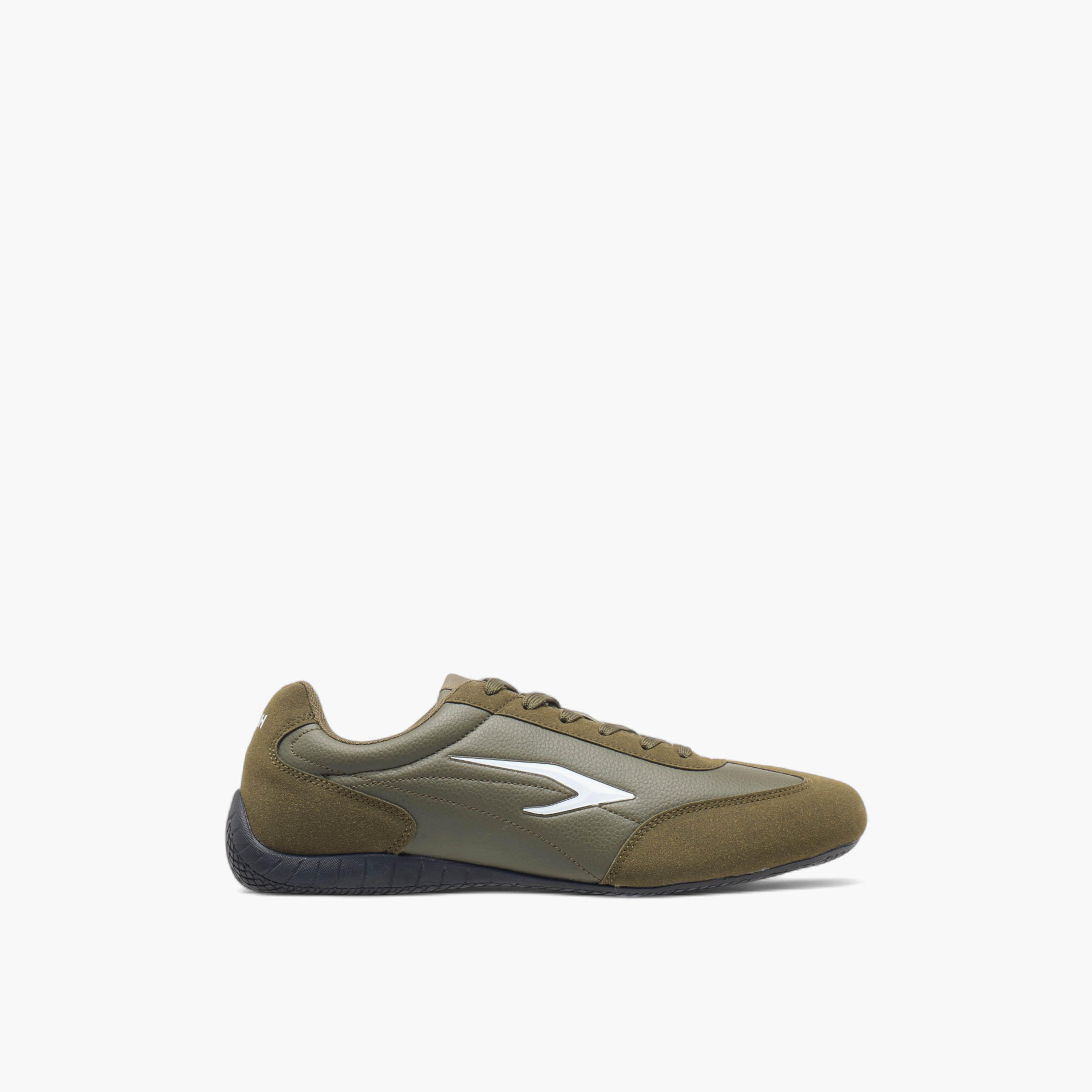 حذاء سنيكرز بتفاصيل شعار مع رباط إغلاق من داش-men-shoes-sneakers-image-3