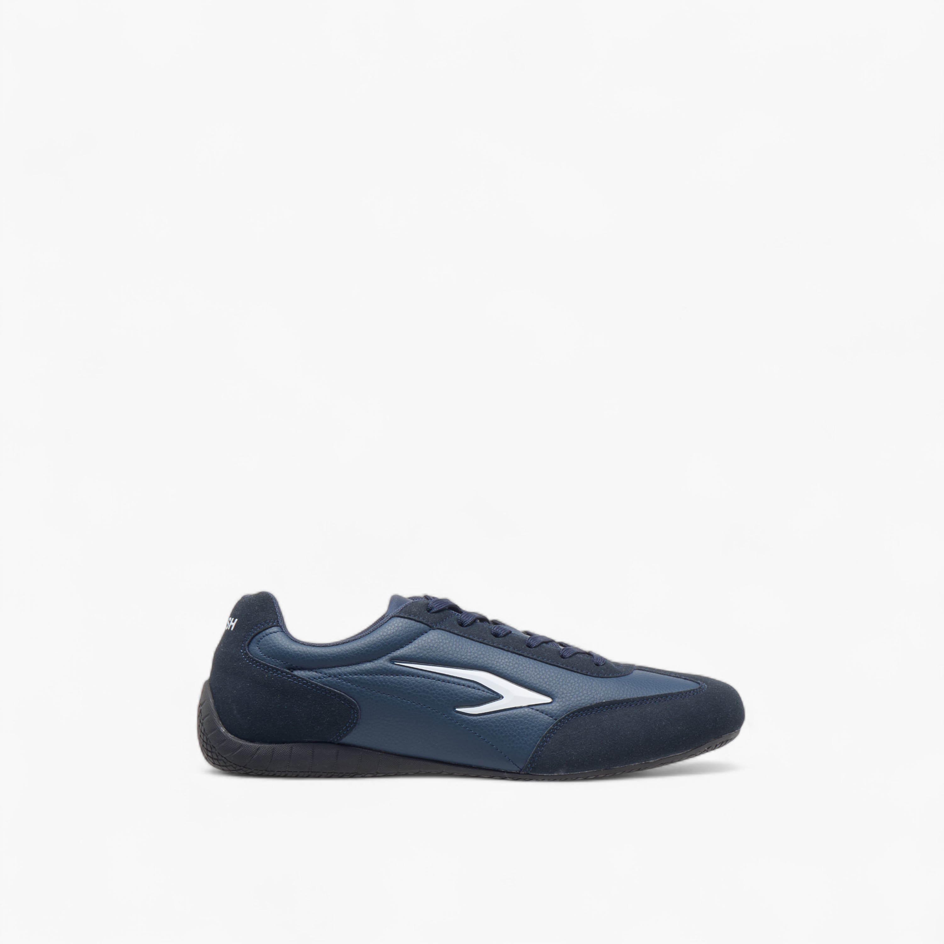 حذاء سنيكرز بتفاصيل شعار مع رباط إغلاق من داش-men-shoes-sneakers-image-8