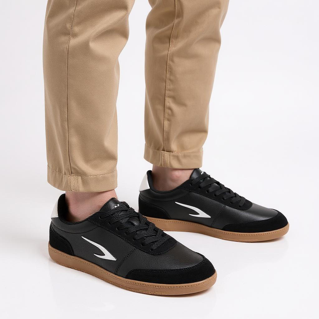 حذاء سنيكرز متعدد التصاميم برباط إغلاق من داش-men-shoes-sneakers-image-2