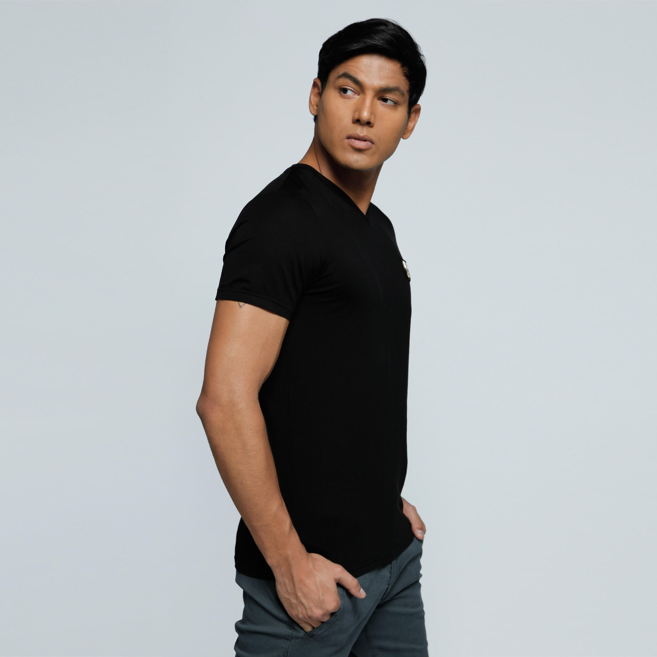 L'Homme V-Neck T-Shirt with Short Sleeves-men-clothing-tshirtsandpolos-tshirts-image-8