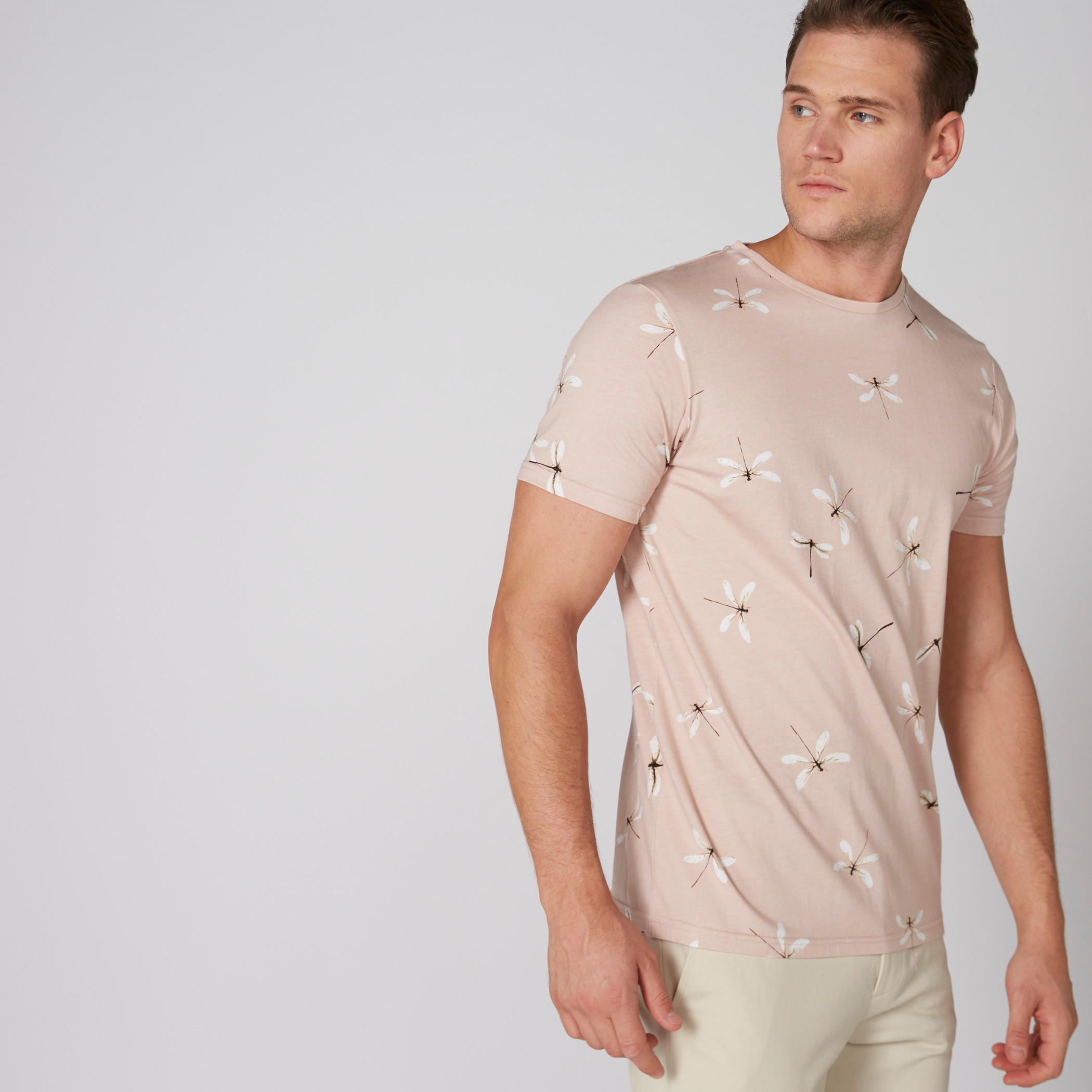 تيشيرت بياقة مستديرة وأكمام قصيرة وطبعات من لوم-men-clothing-tshirtsandpolos-tshirts-image-1