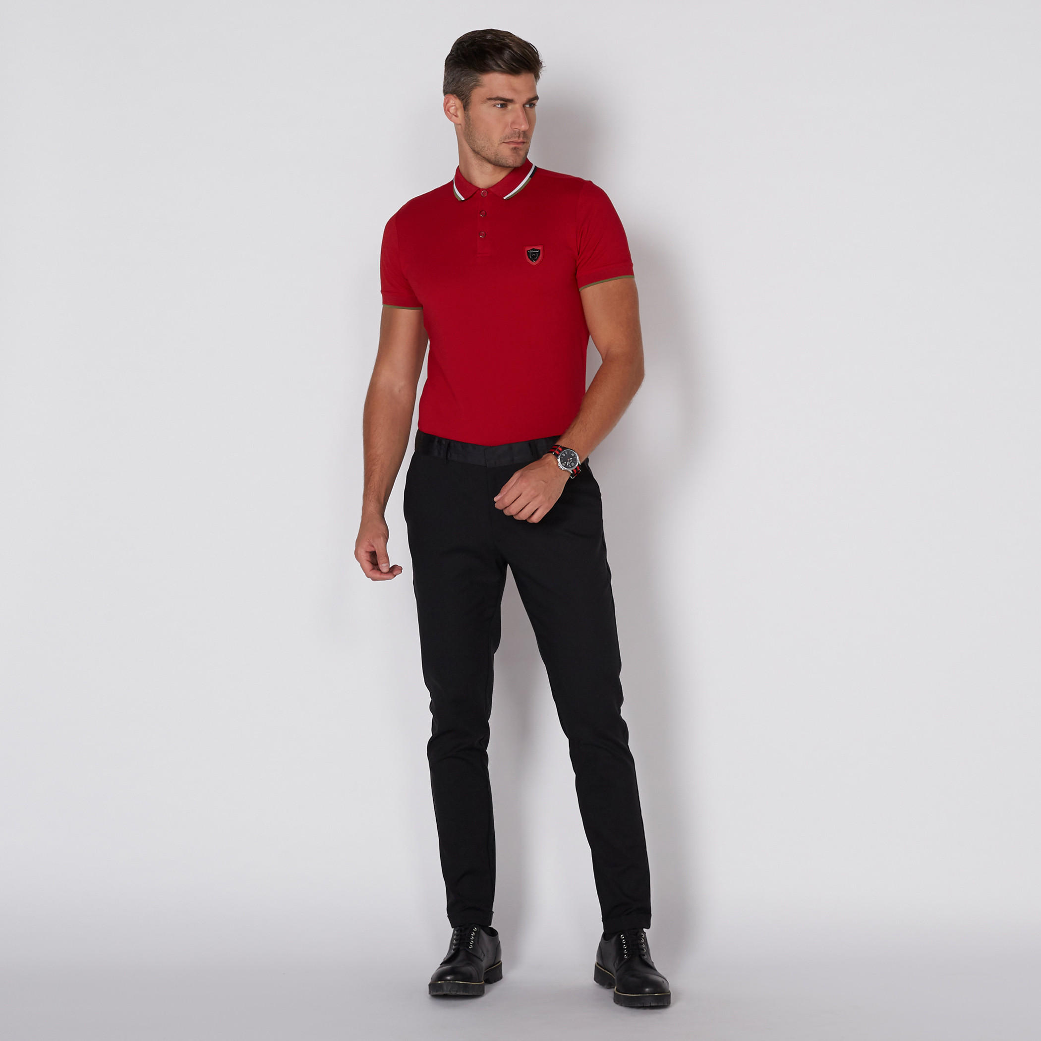 تيشيرت بأكمام قصيرة وياقة بولو مزيّن بطبعات من لوم-men-clothing-tshirtsandpolos-polos-image-1