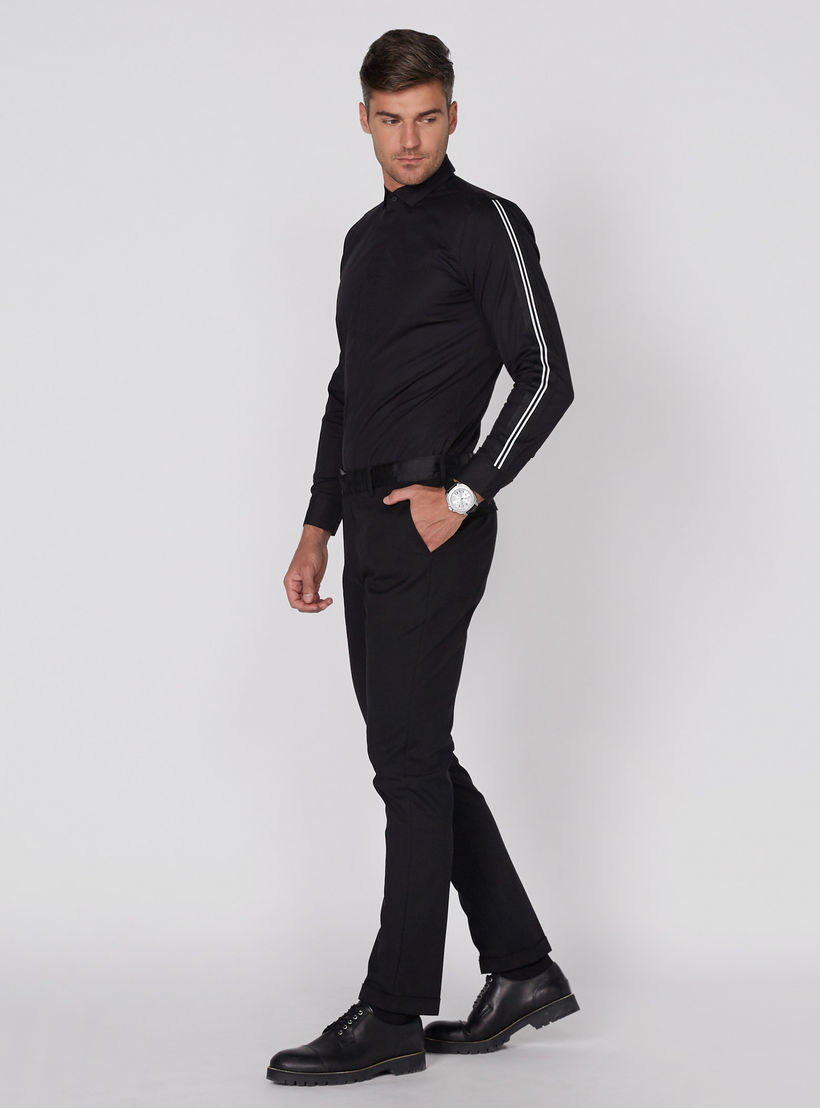 بنطال طويل بقصّة مطابقة للجسم وجيوب من لوم-men-clothing-bottoms-trousersandchinos-trousers-image-2