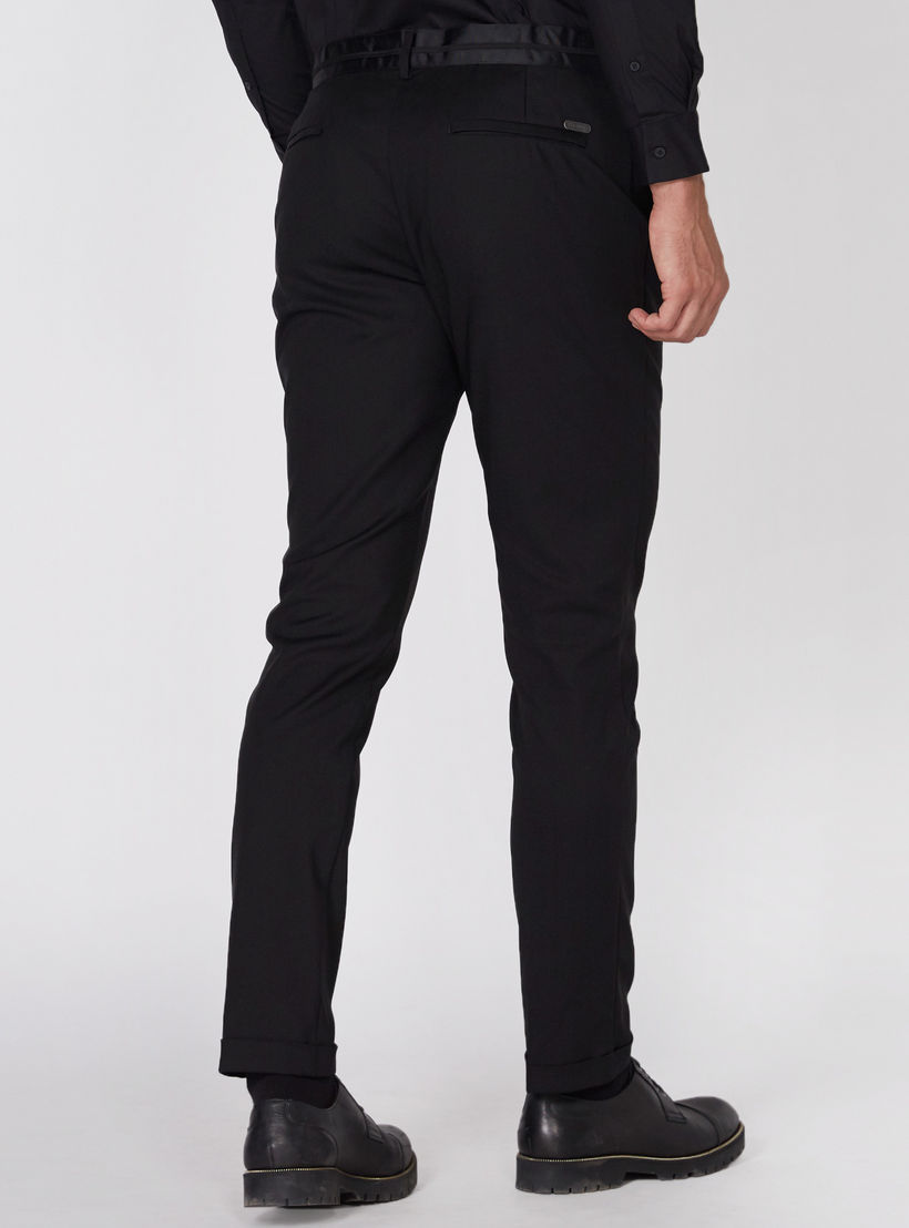 بنطال طويل بقصّة مطابقة للجسم وجيوب من لوم-men-clothing-bottoms-trousersandchinos-trousers-image-4