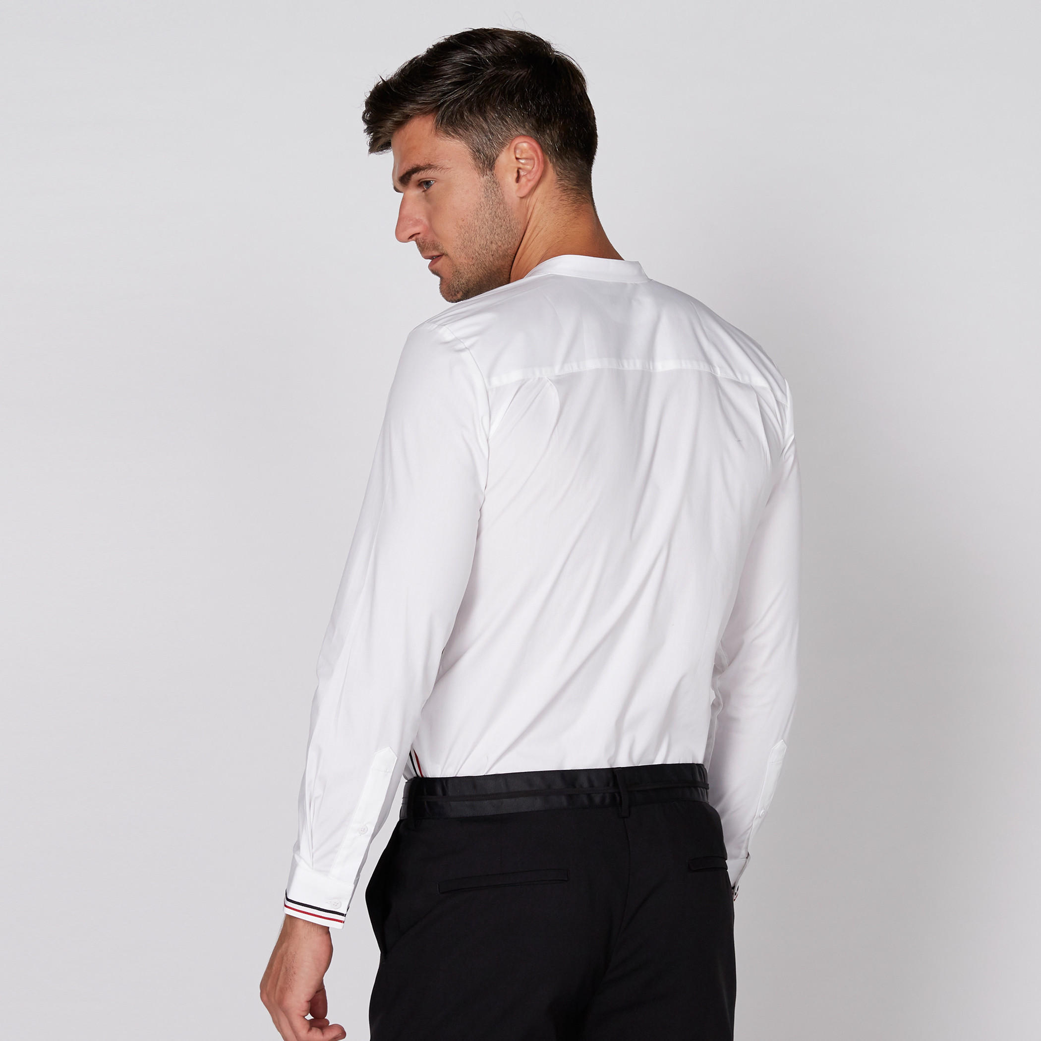 قميص بأكمام طويلة وياقة ماندارين وأزرار من لوم-men-clothing-shirts-image-4