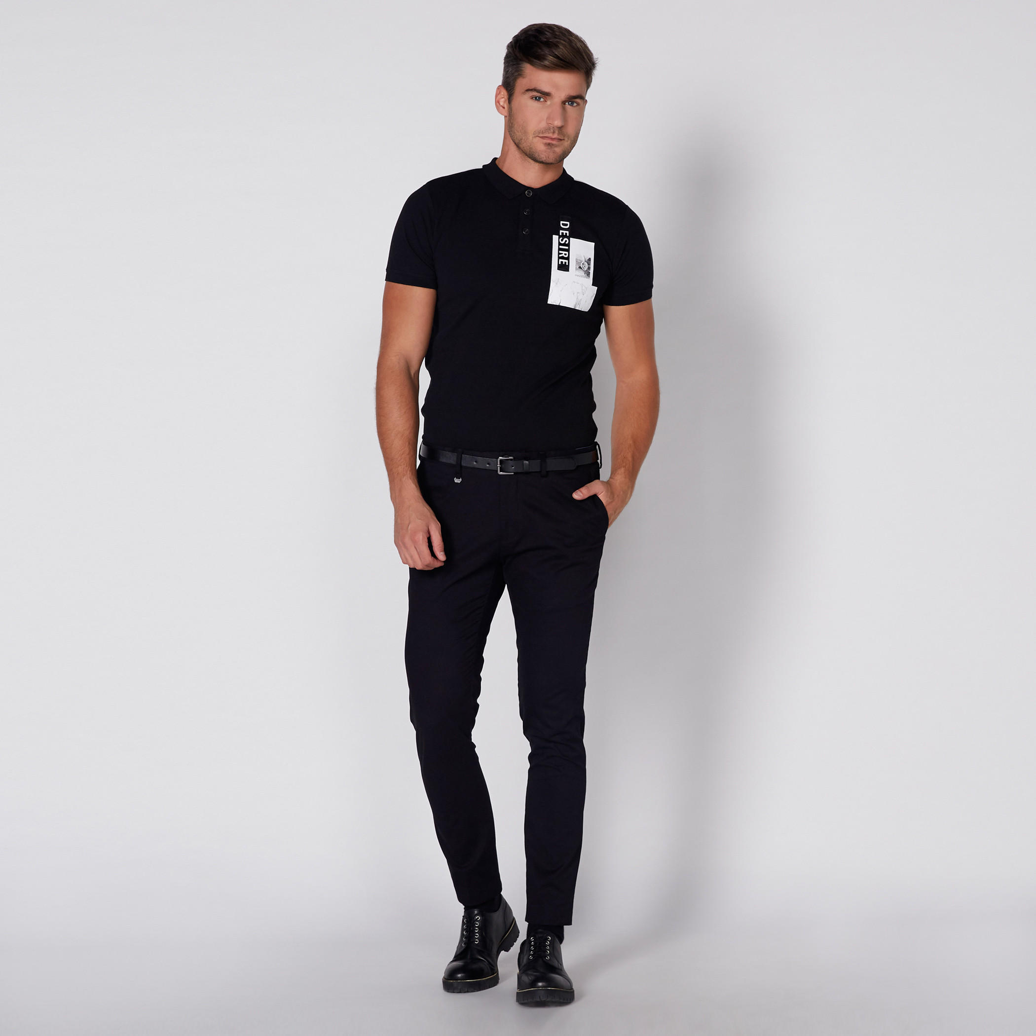 تيشيرت بأكمام قصيرة وياقة بولو مزيّن بطبعات من لوم-men-clothing-tshirtsandpolos-polos-image-1